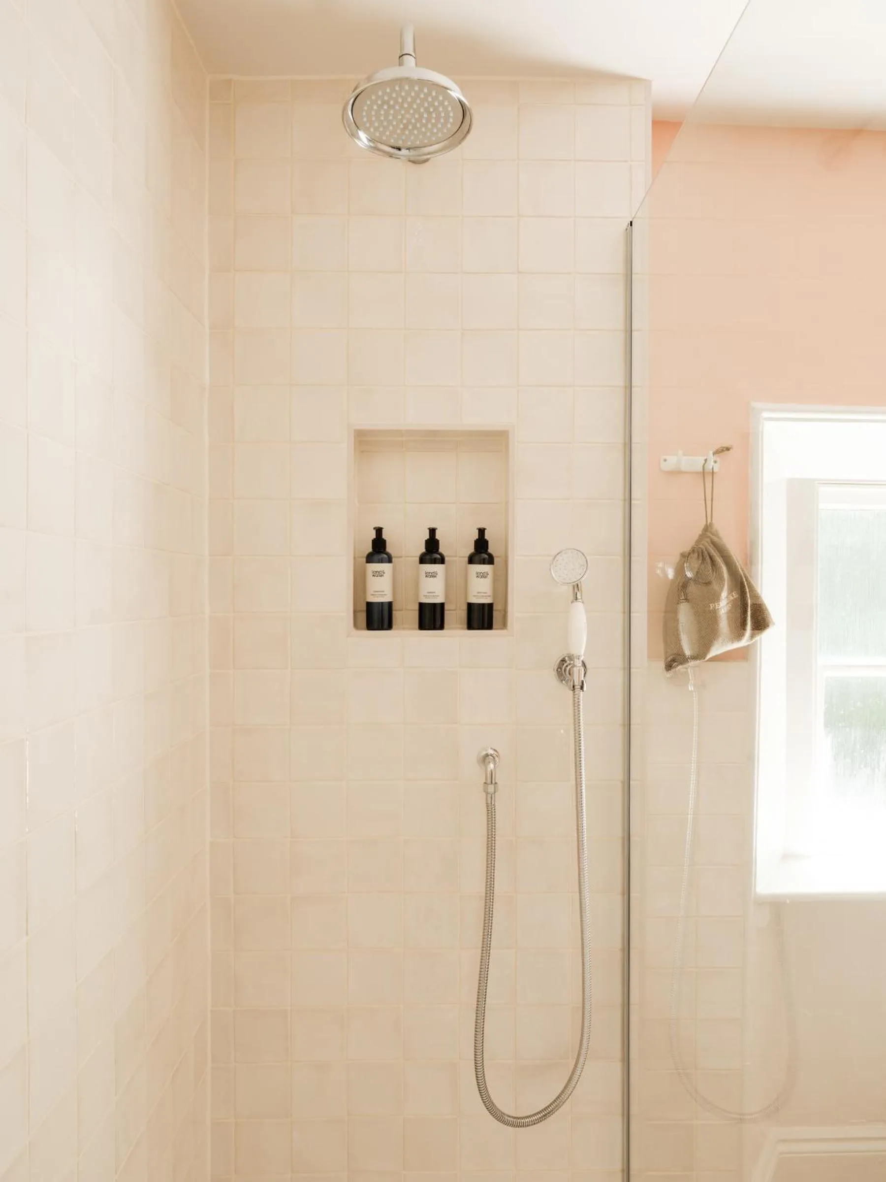 Bathroom in The Pembroke Arms