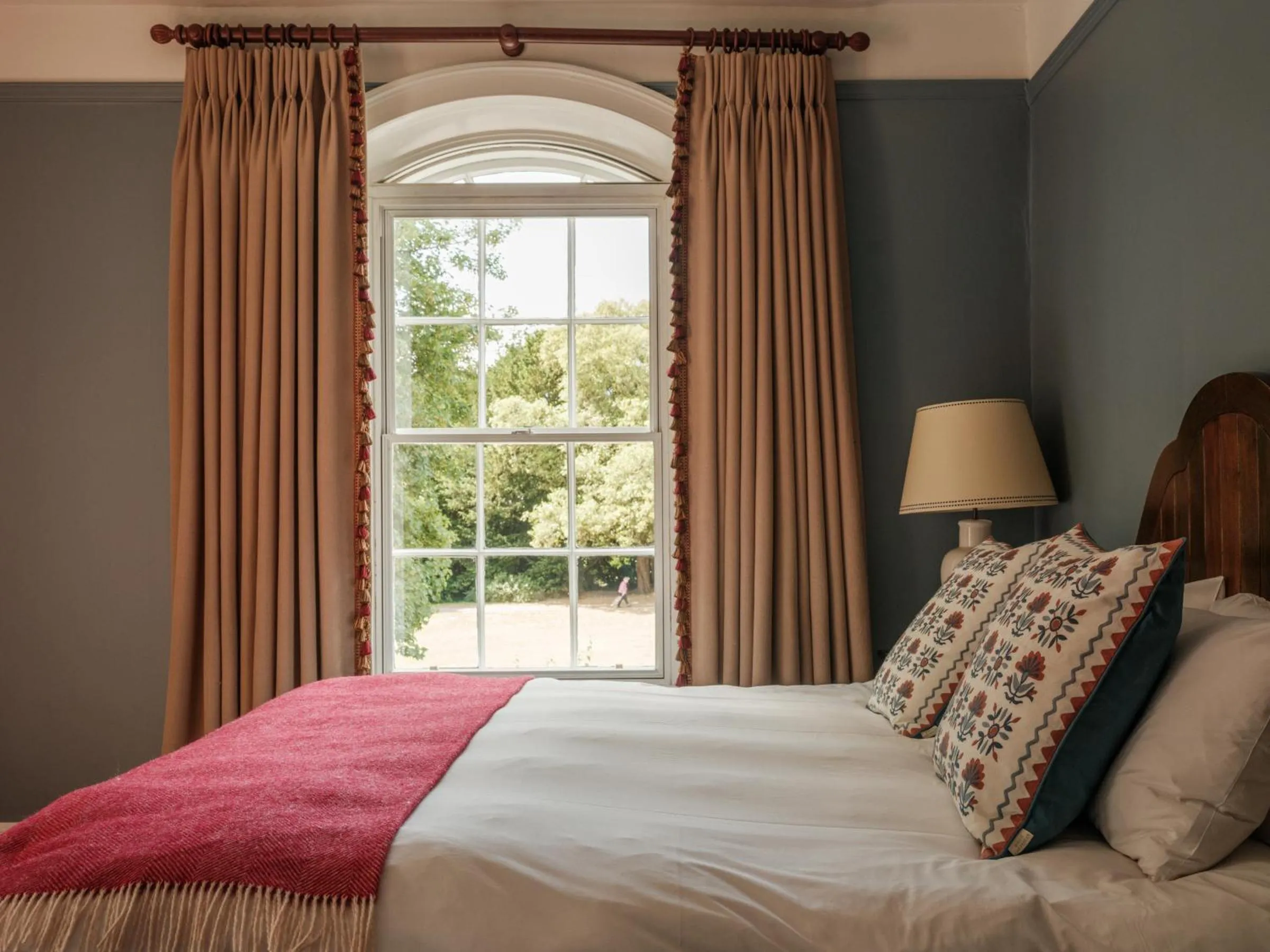 Bedroom, Bed in The Pembroke Arms