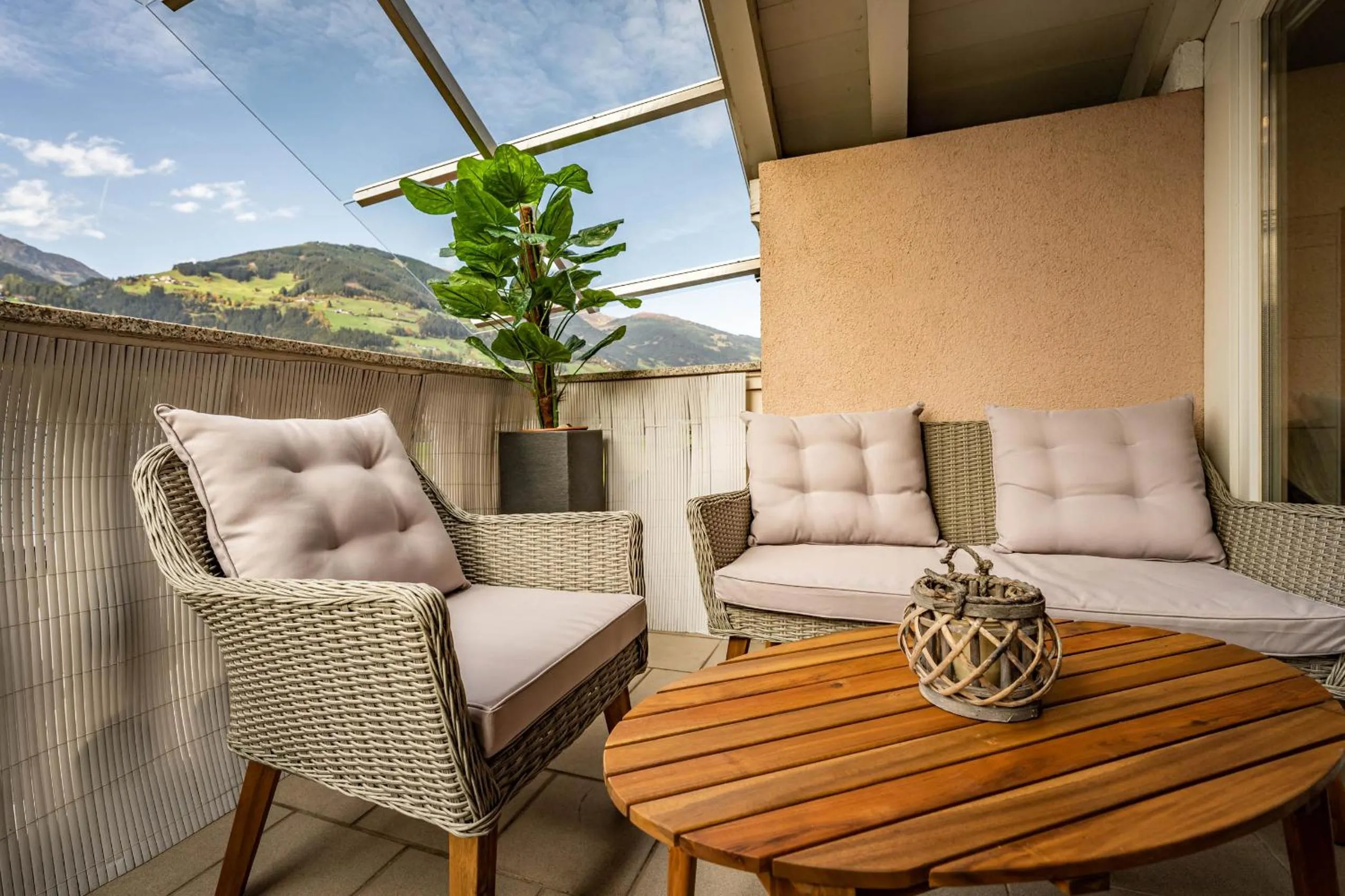 Balcony/Terrace in Gästehaus Wiesengrund & Apart Sporer