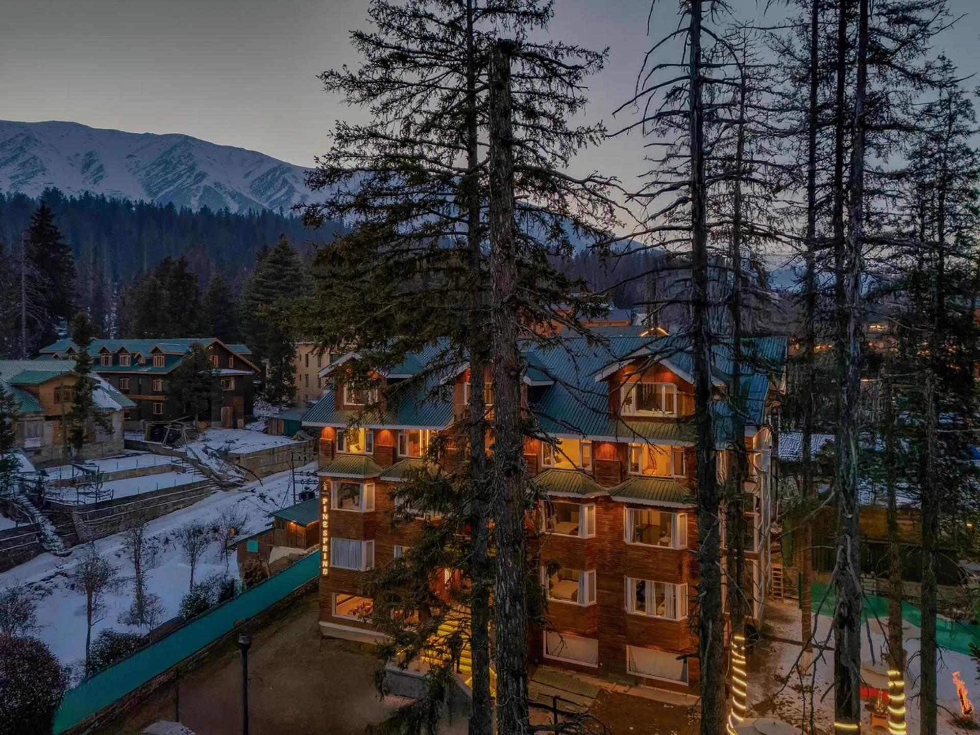 Hotel Pine Spring Gulmarg