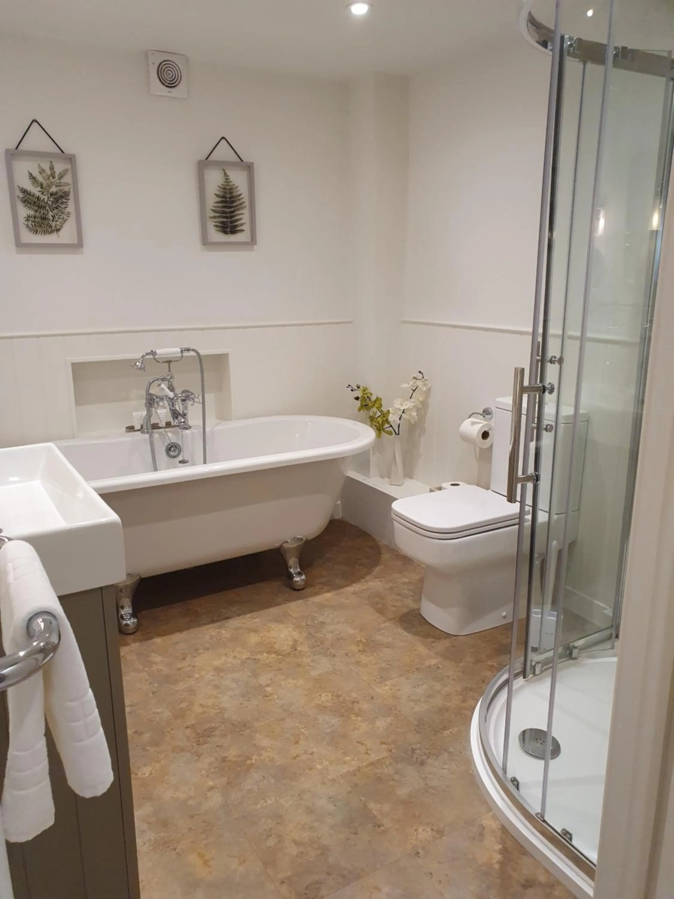 Bathroom in The Kings Head