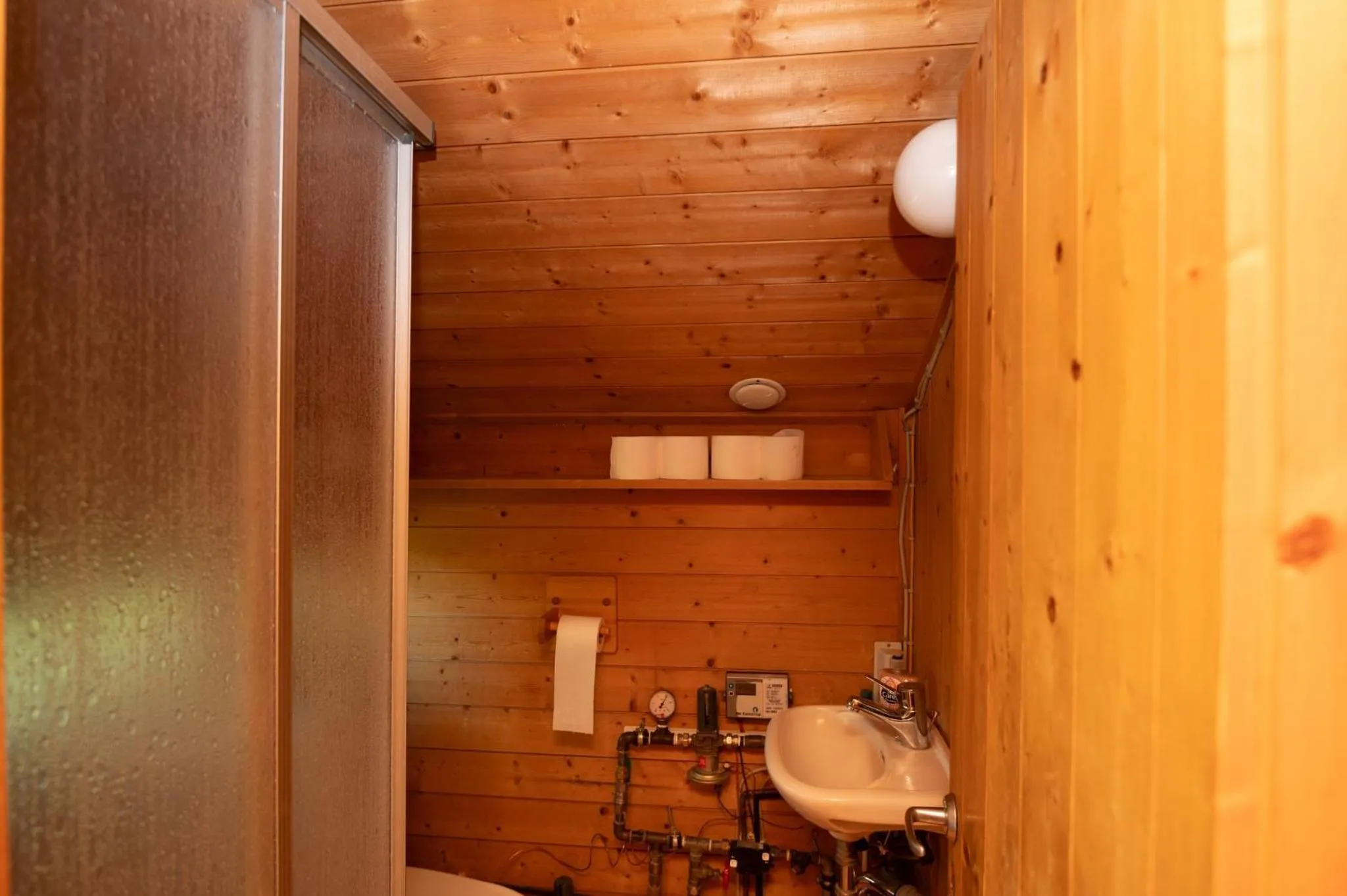 Bathroom in Gladheimar Cottages