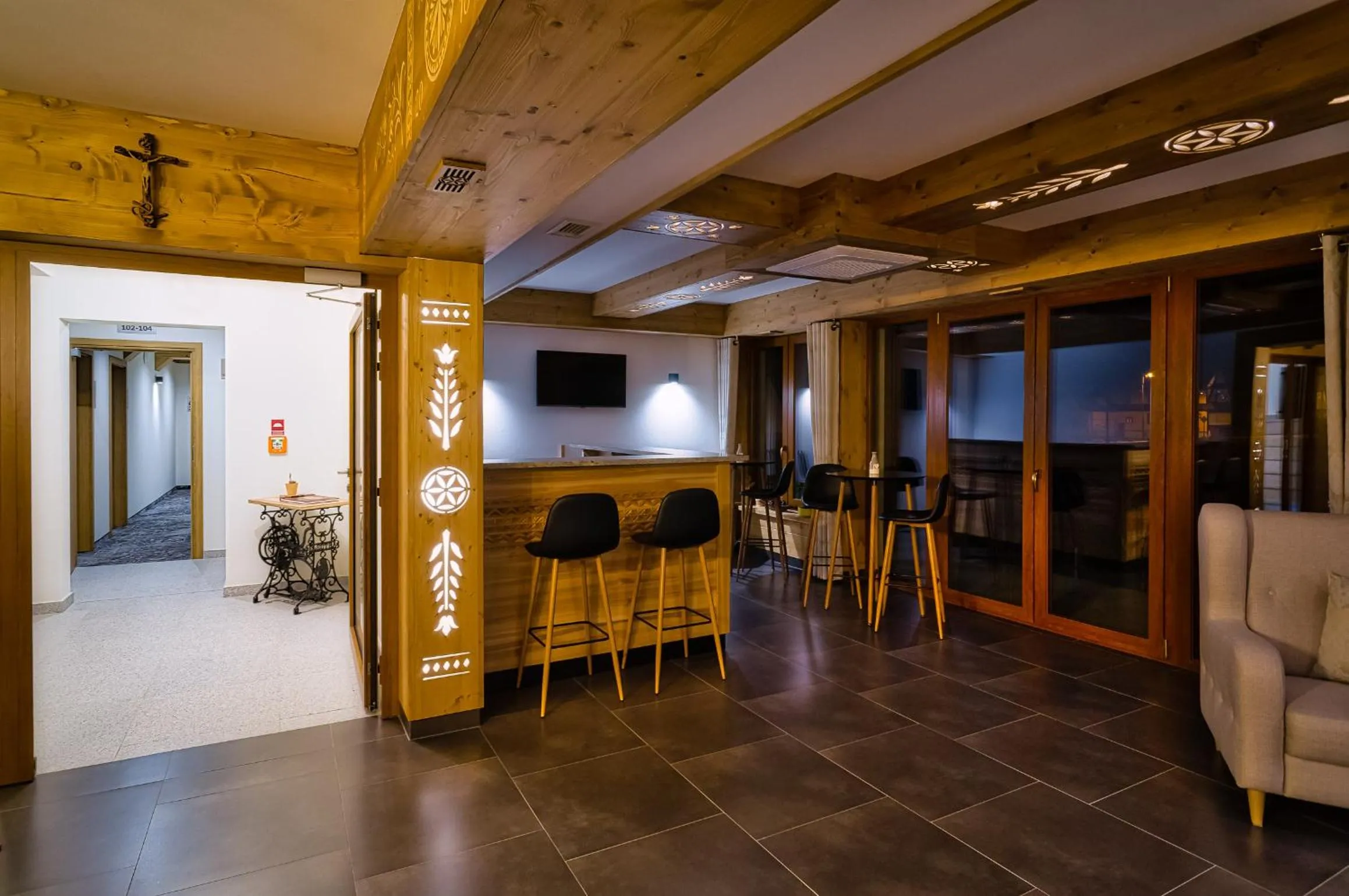 Seating area in Żelazne Wrota