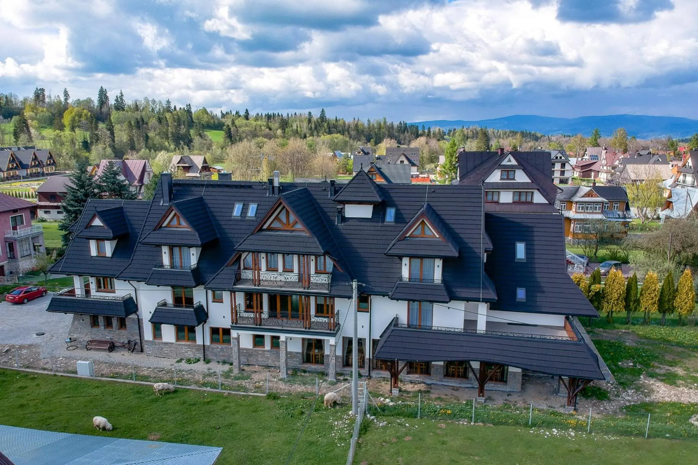 Property building in Żelazne Wrota