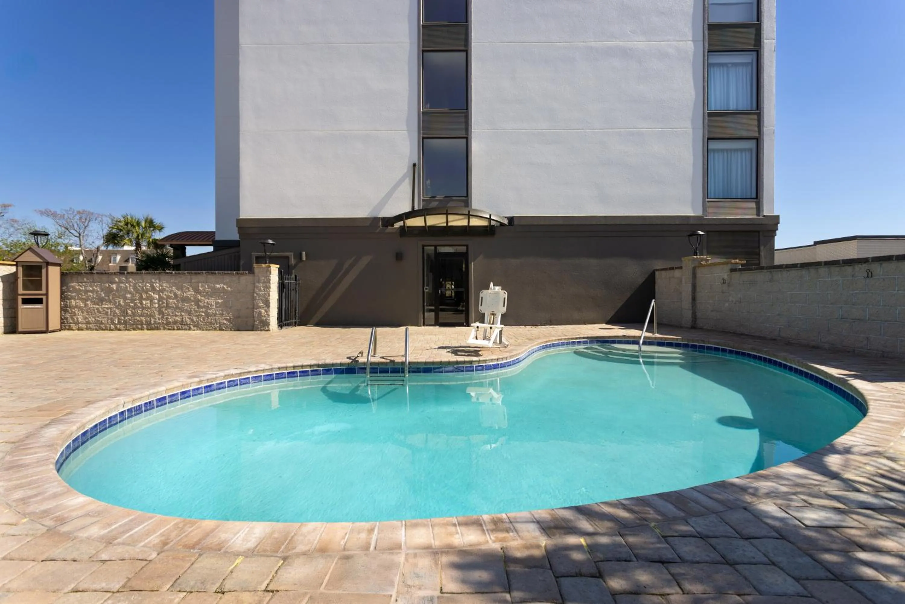 Swimming pool in Holiday Inn & Suites Columbia NE - Ft Jackson Area by IHG