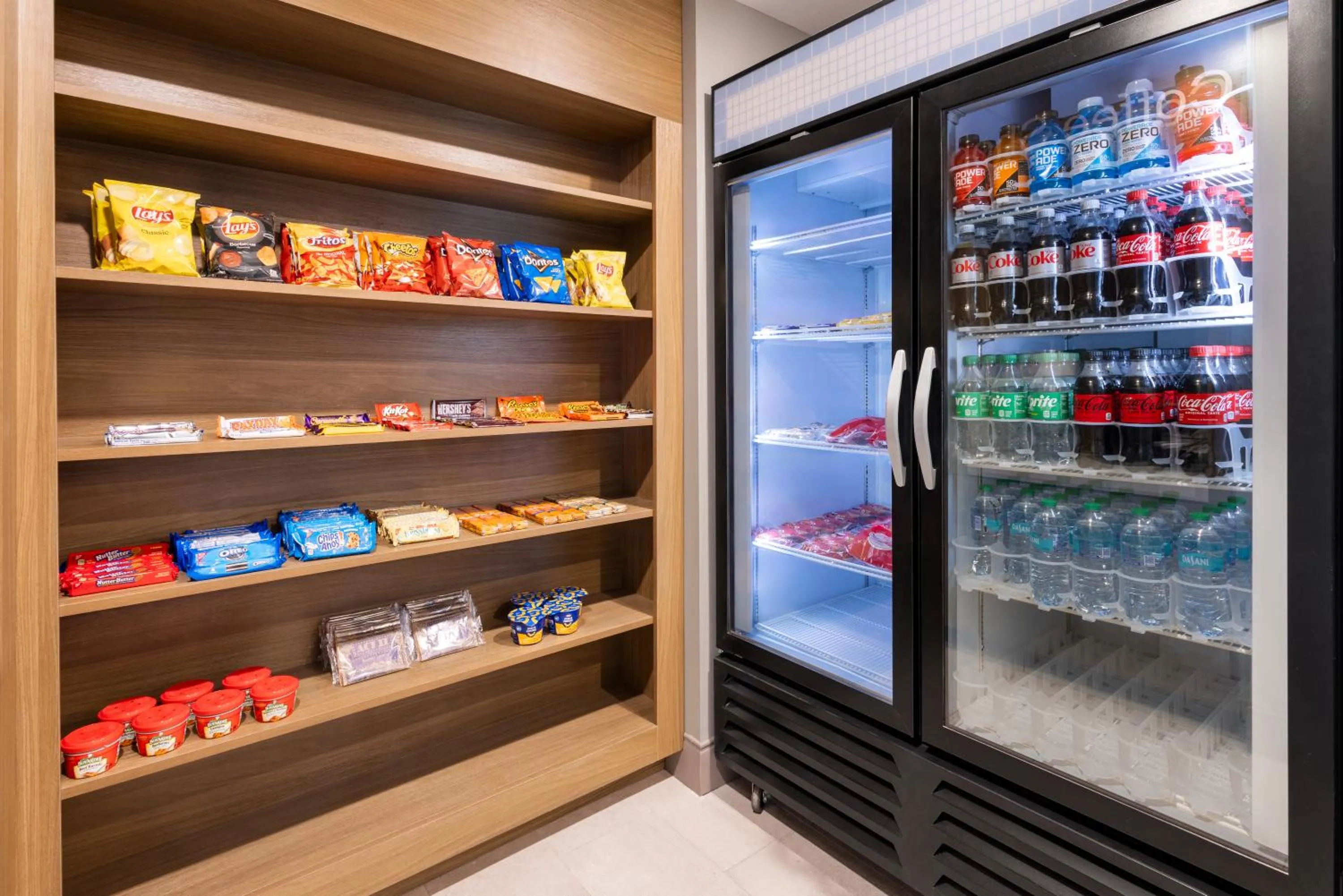 Food and drinks in Holiday Inn & Suites Columbia NE - Ft Jackson Area by IHG