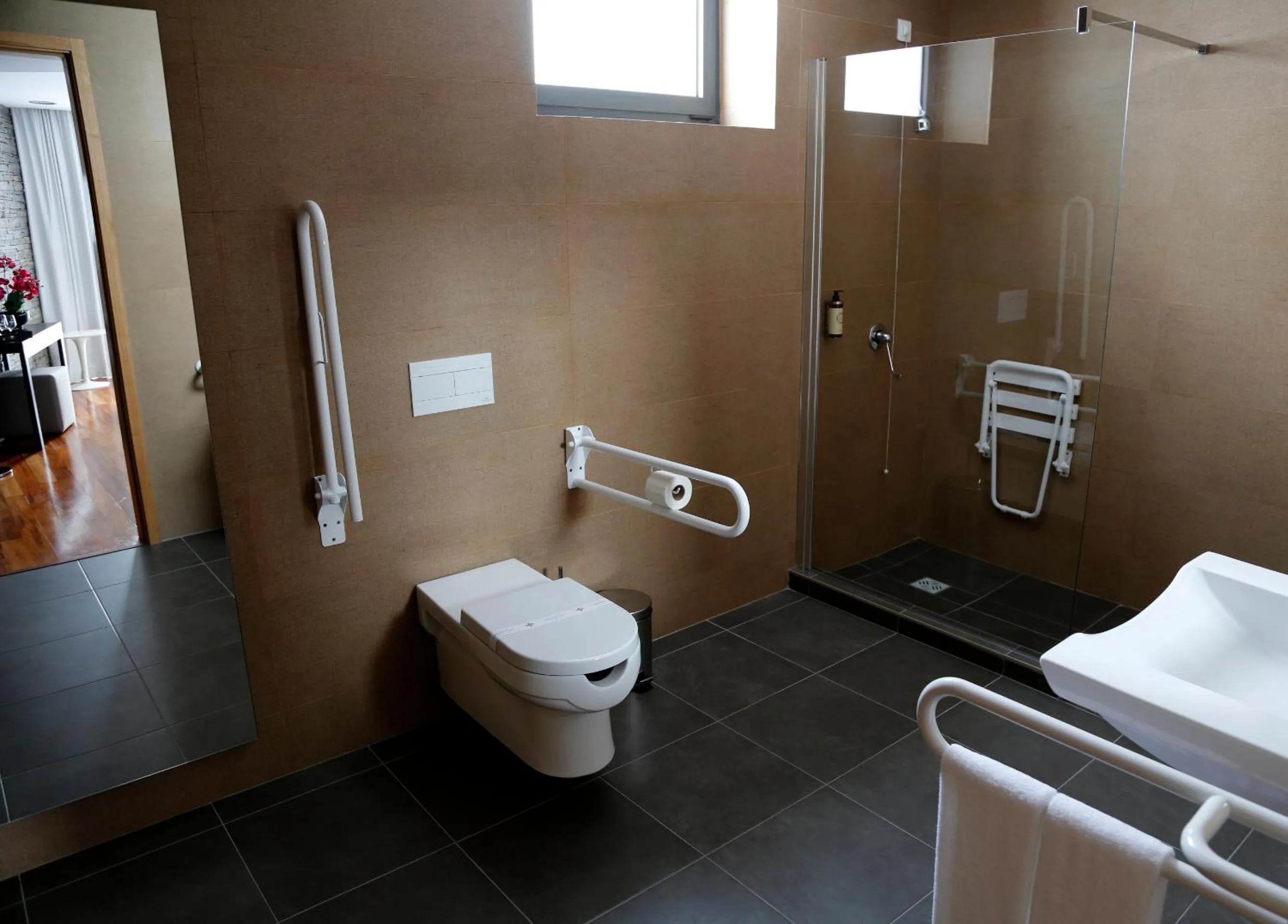 Shower in LBV House Hotel