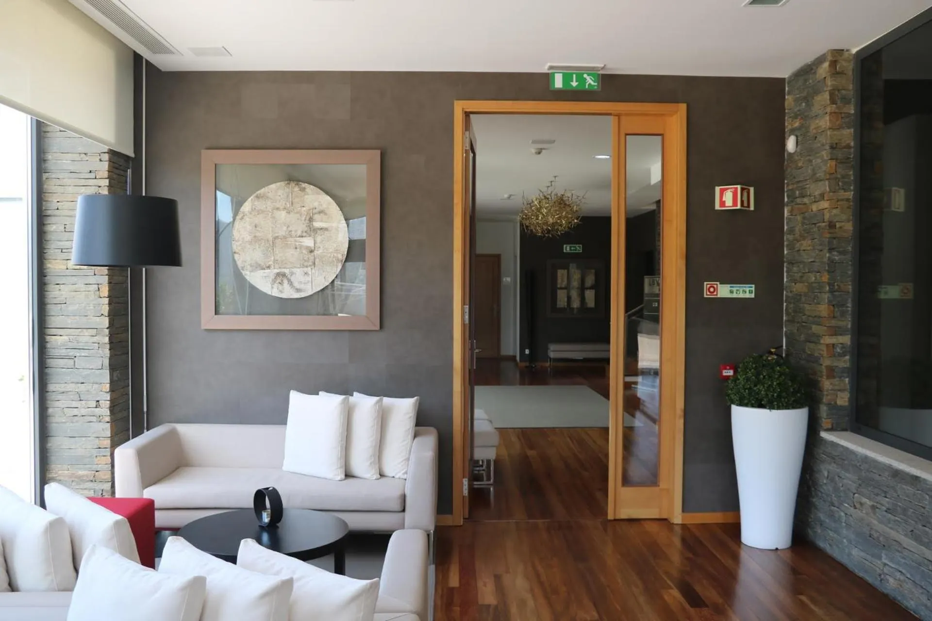 Lounge or bar in LBV House Hotel