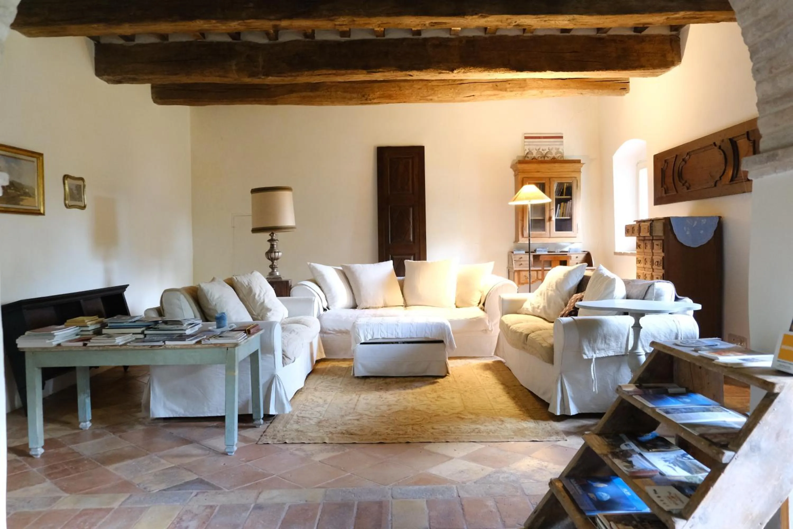 Communal lounge/ TV room in Il Casale del Duca