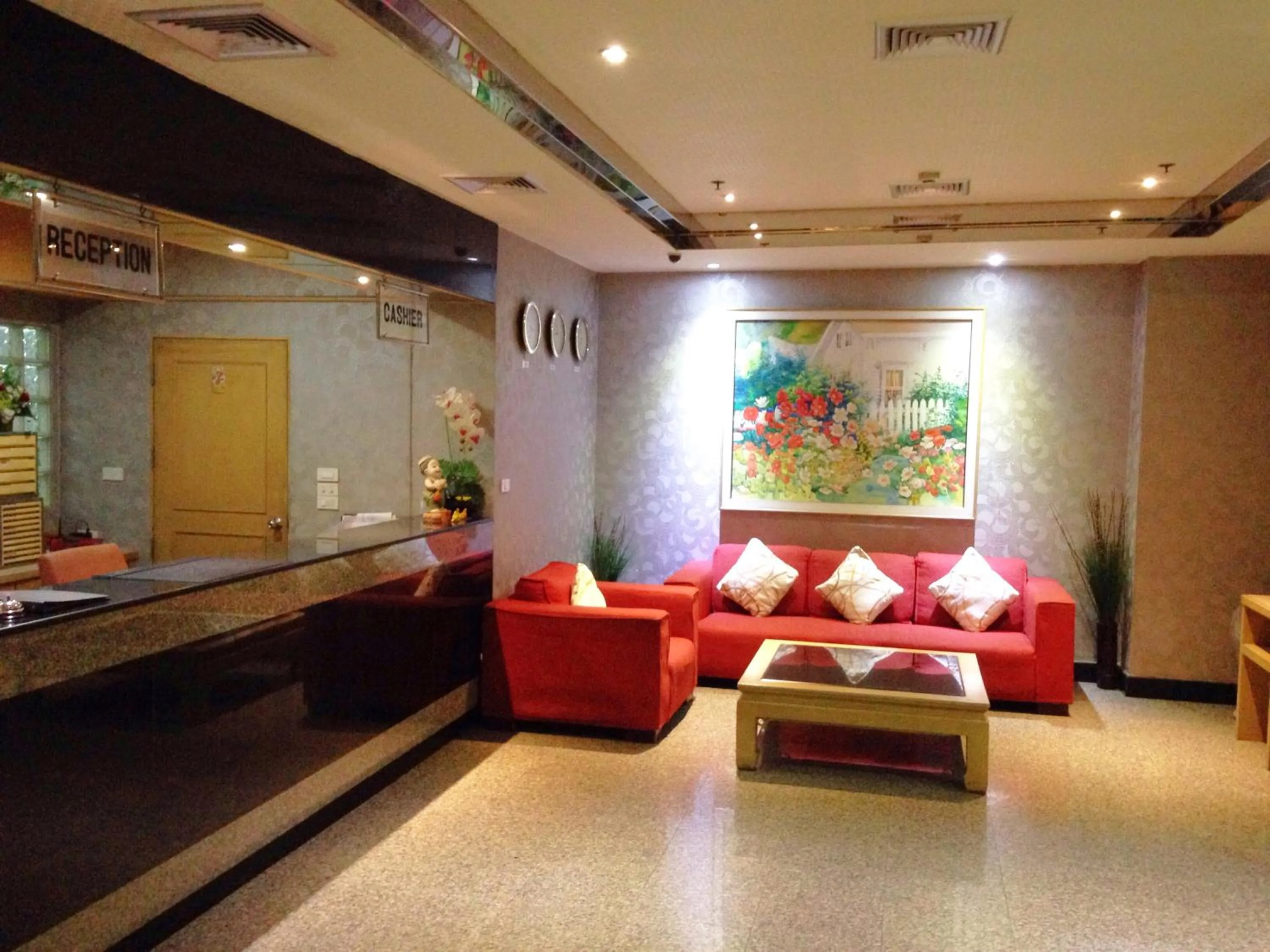 Lobby or reception in LEE PLACE HOTEL