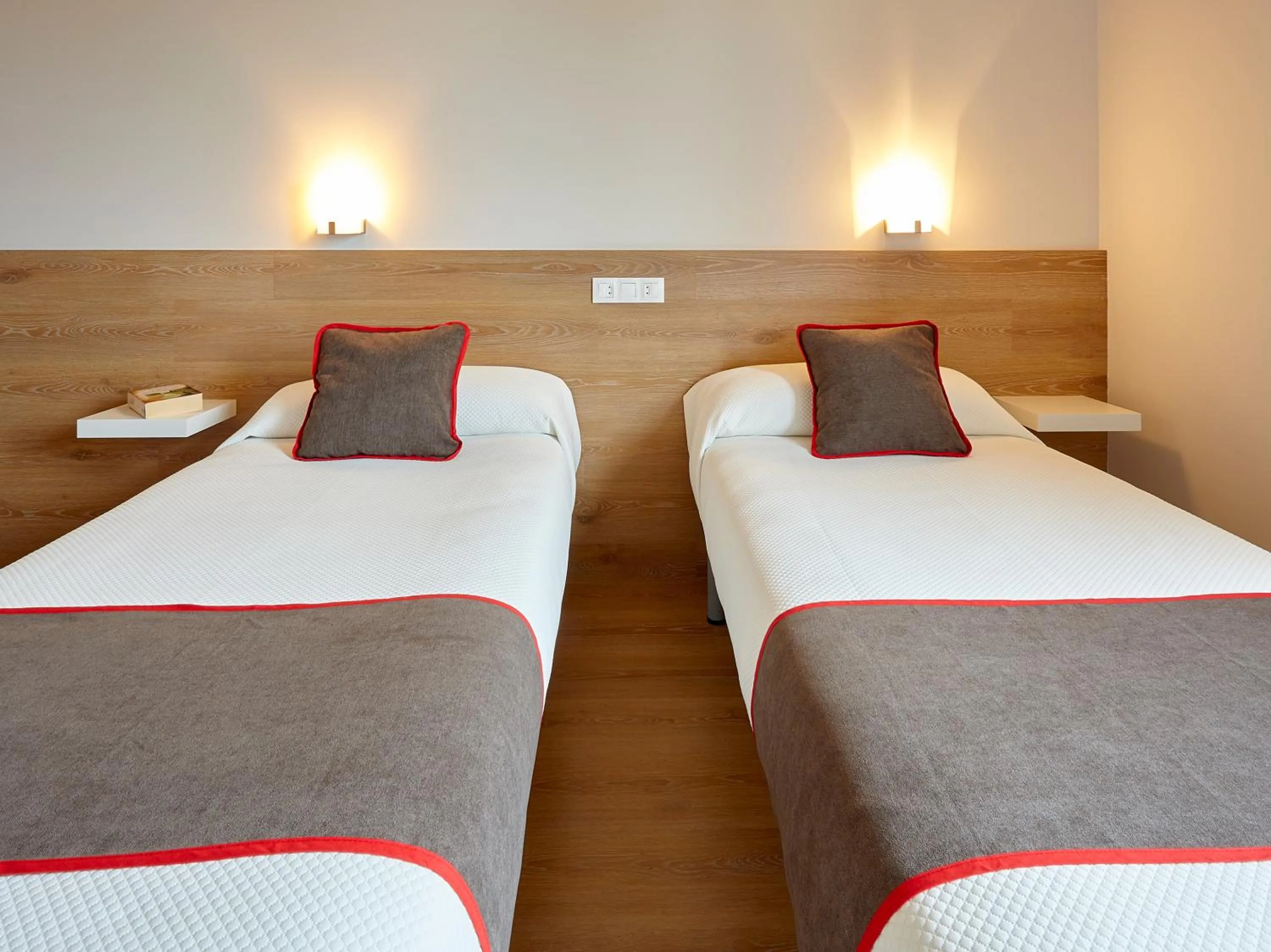 Bedroom, Bed in Hostal Nobadis