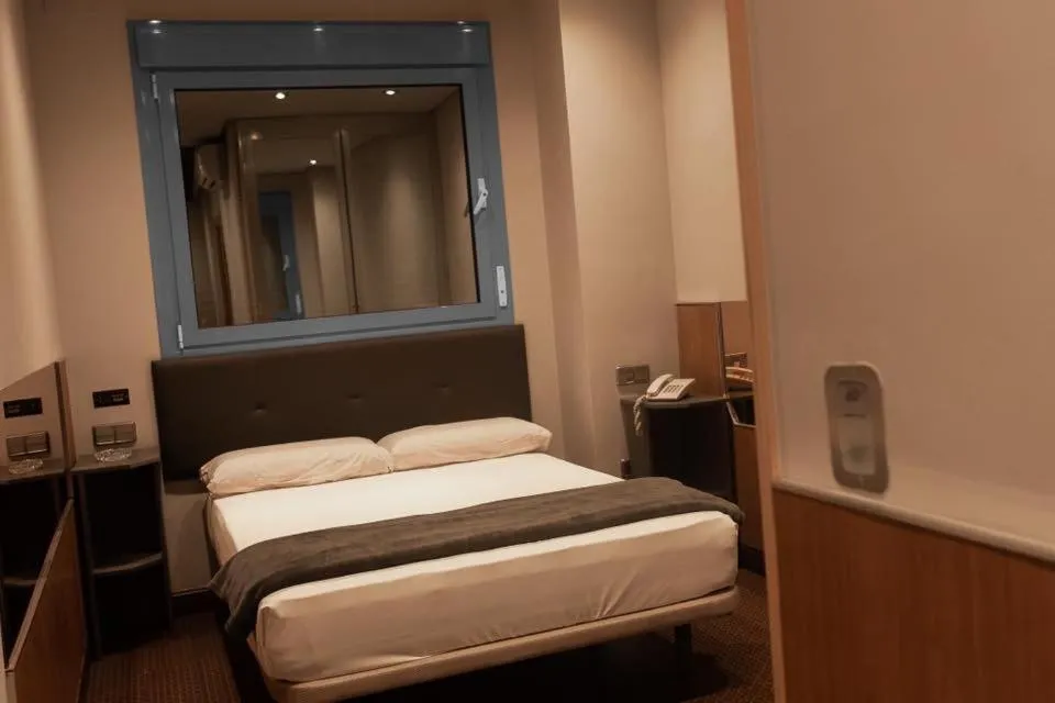 Photo of the whole room, Bed in Hotel Fabrik