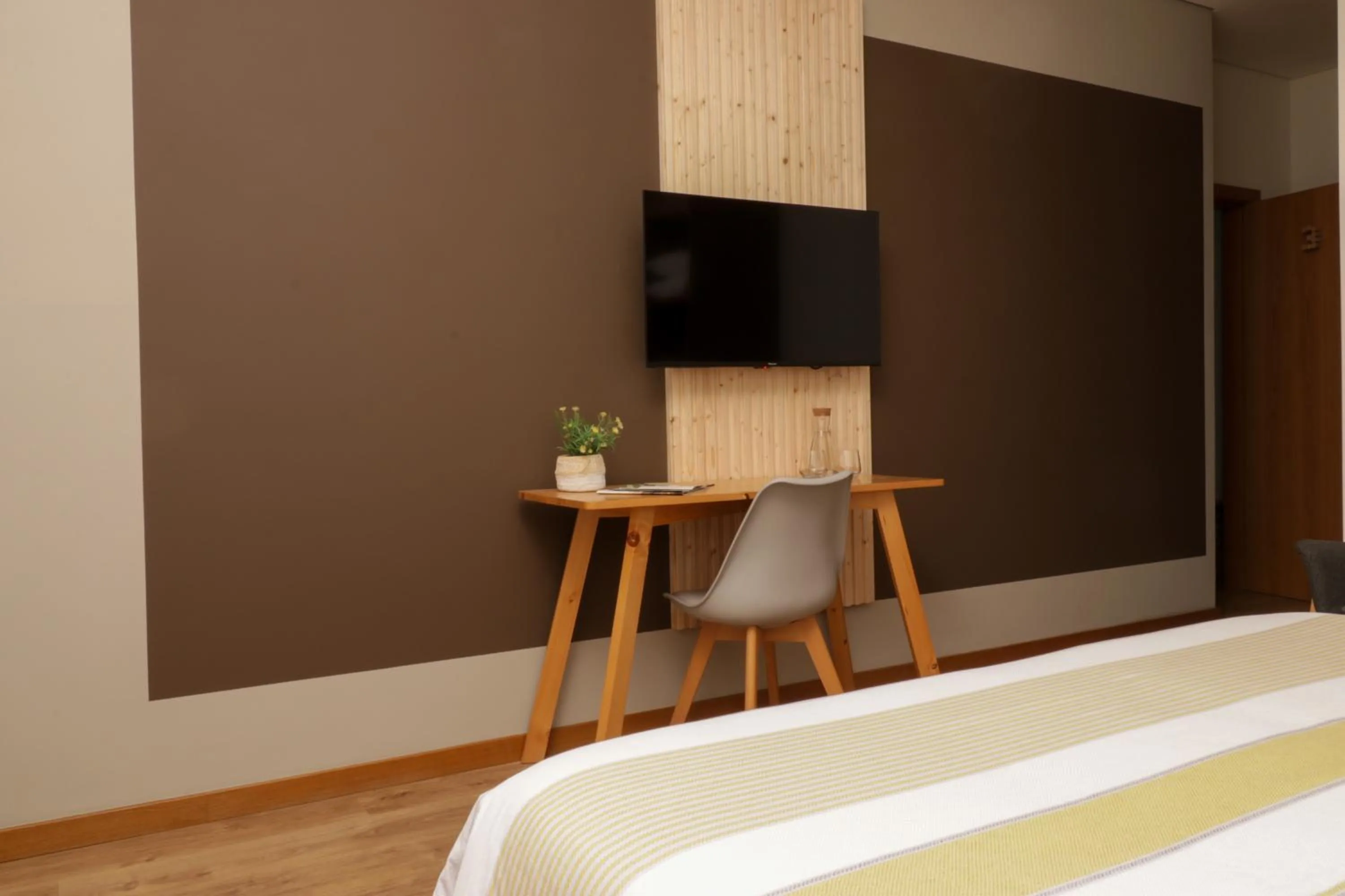 Bedroom, Bed in Dois Lagares House