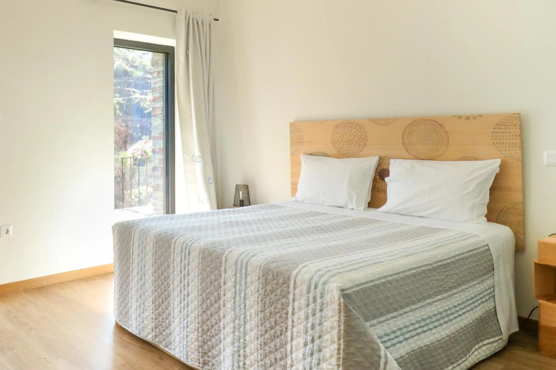 Bed in Dois Lagares House