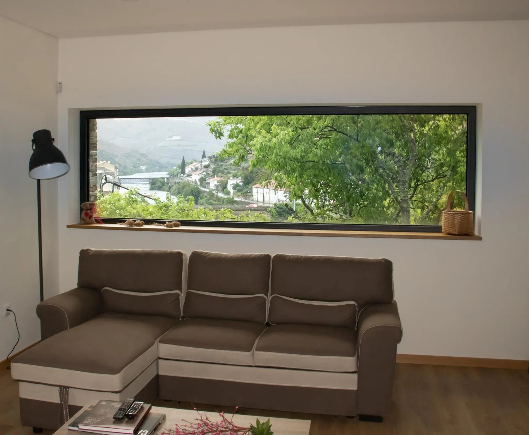 Living room in Dois Lagares House