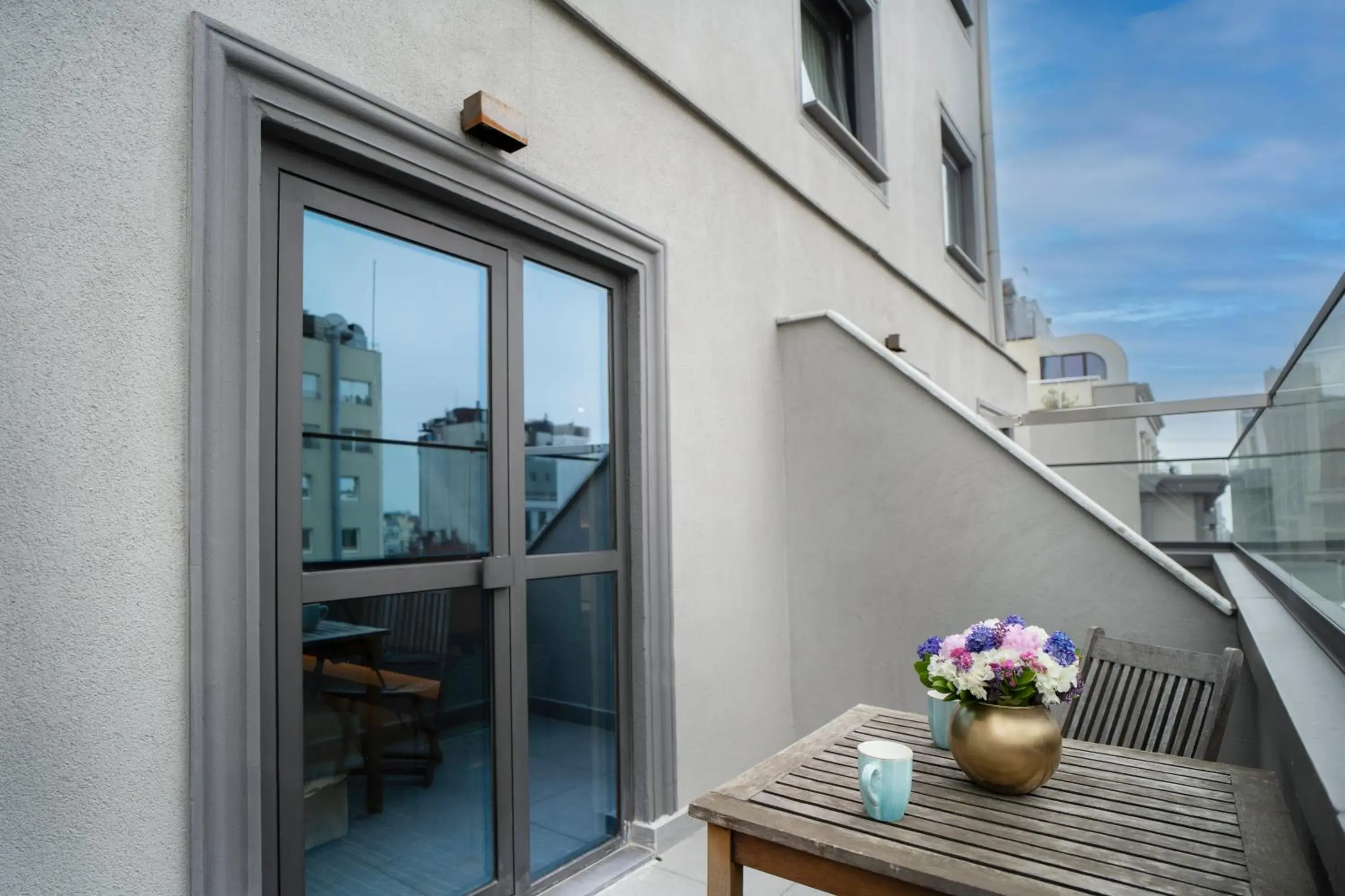 Twin Room with Balcony in Arts Hotel Taksim Twin Room with Balcony in Arts Hotel Taksim