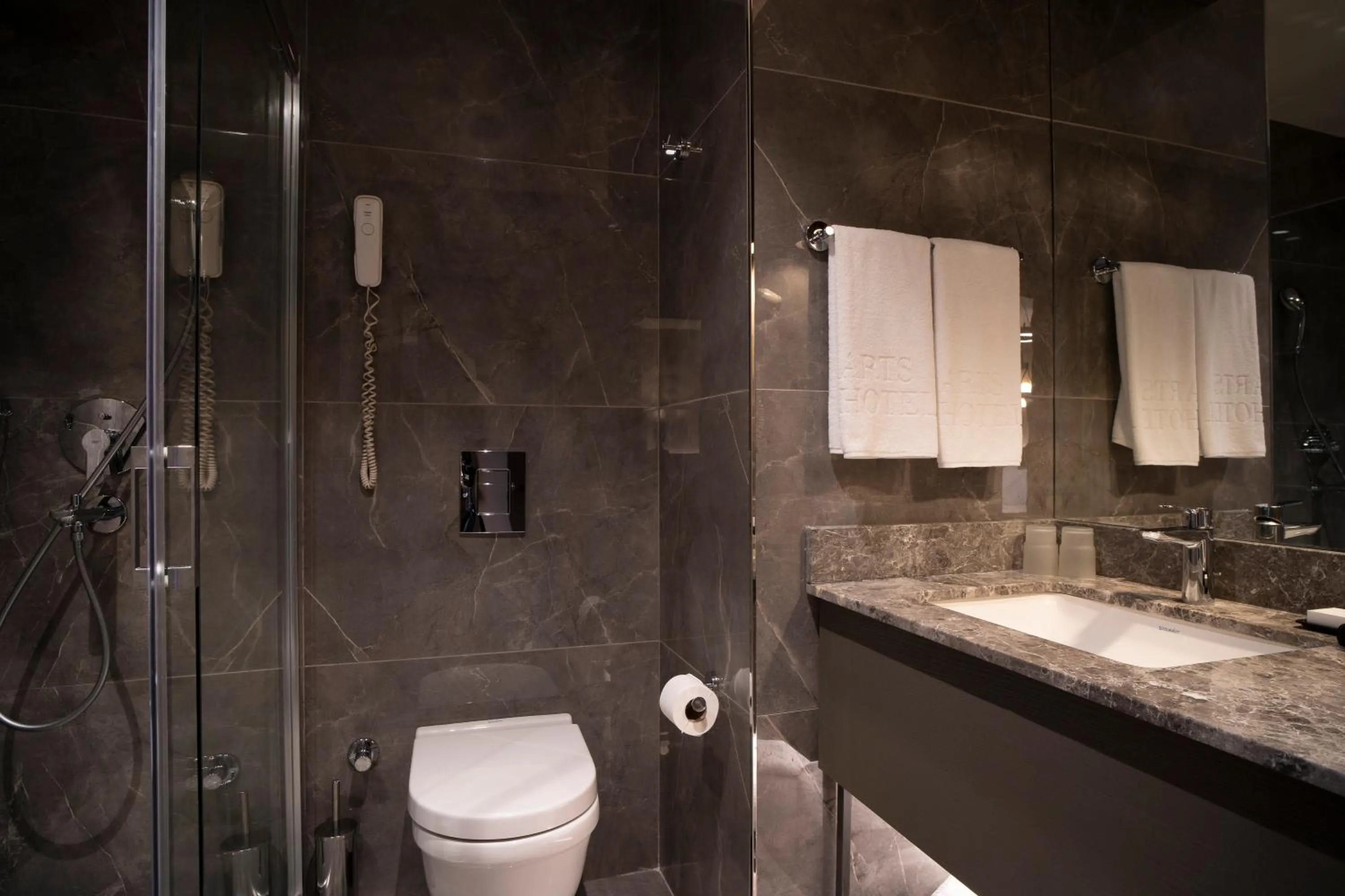 Shower in Arts Hotel Taksim