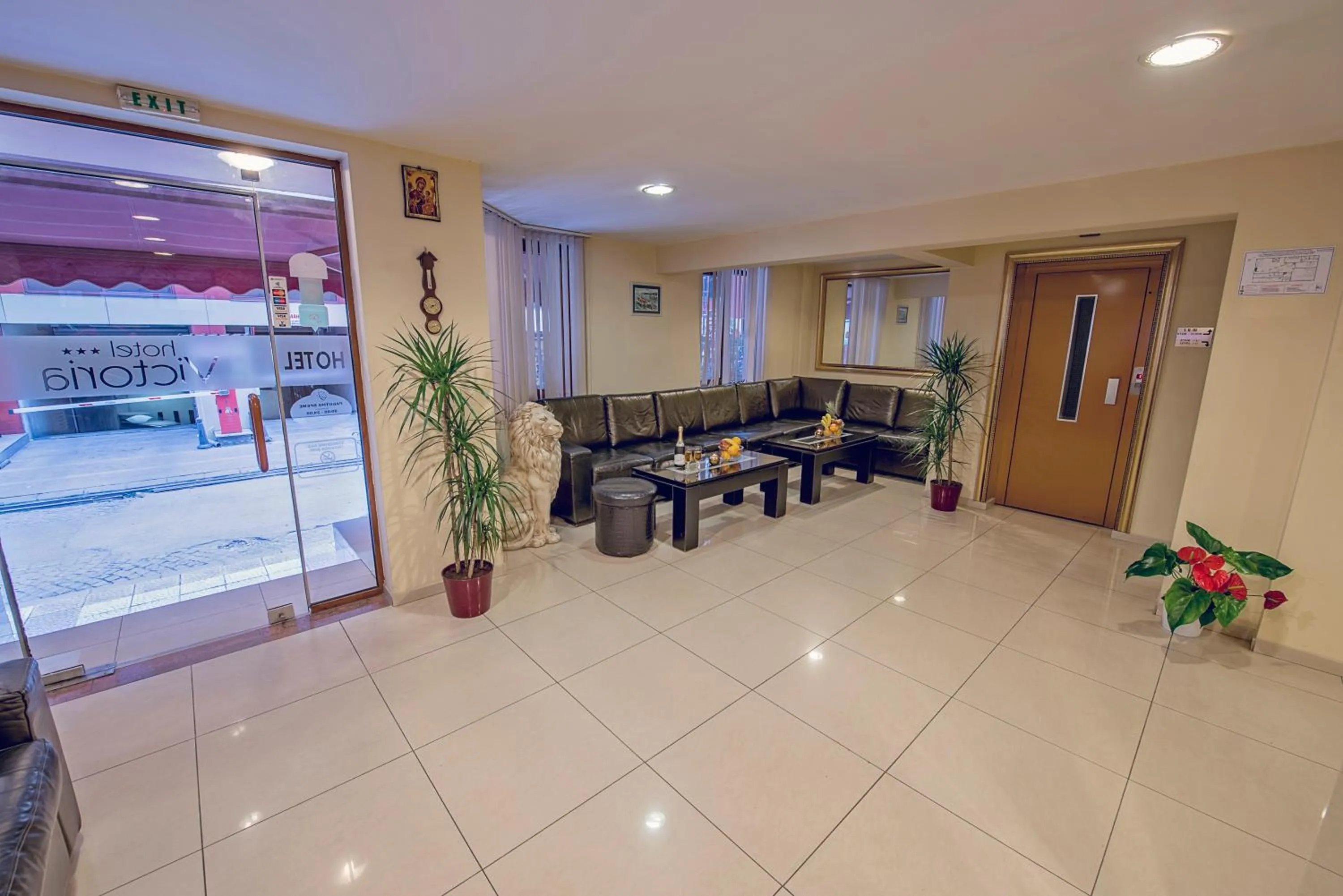 Lobby or reception in Victoria Hotel
