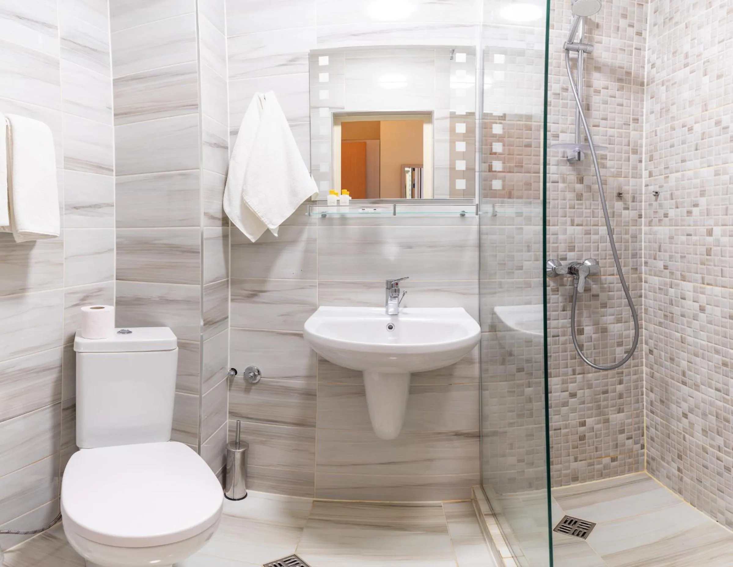 Shower in Victoria Hotel