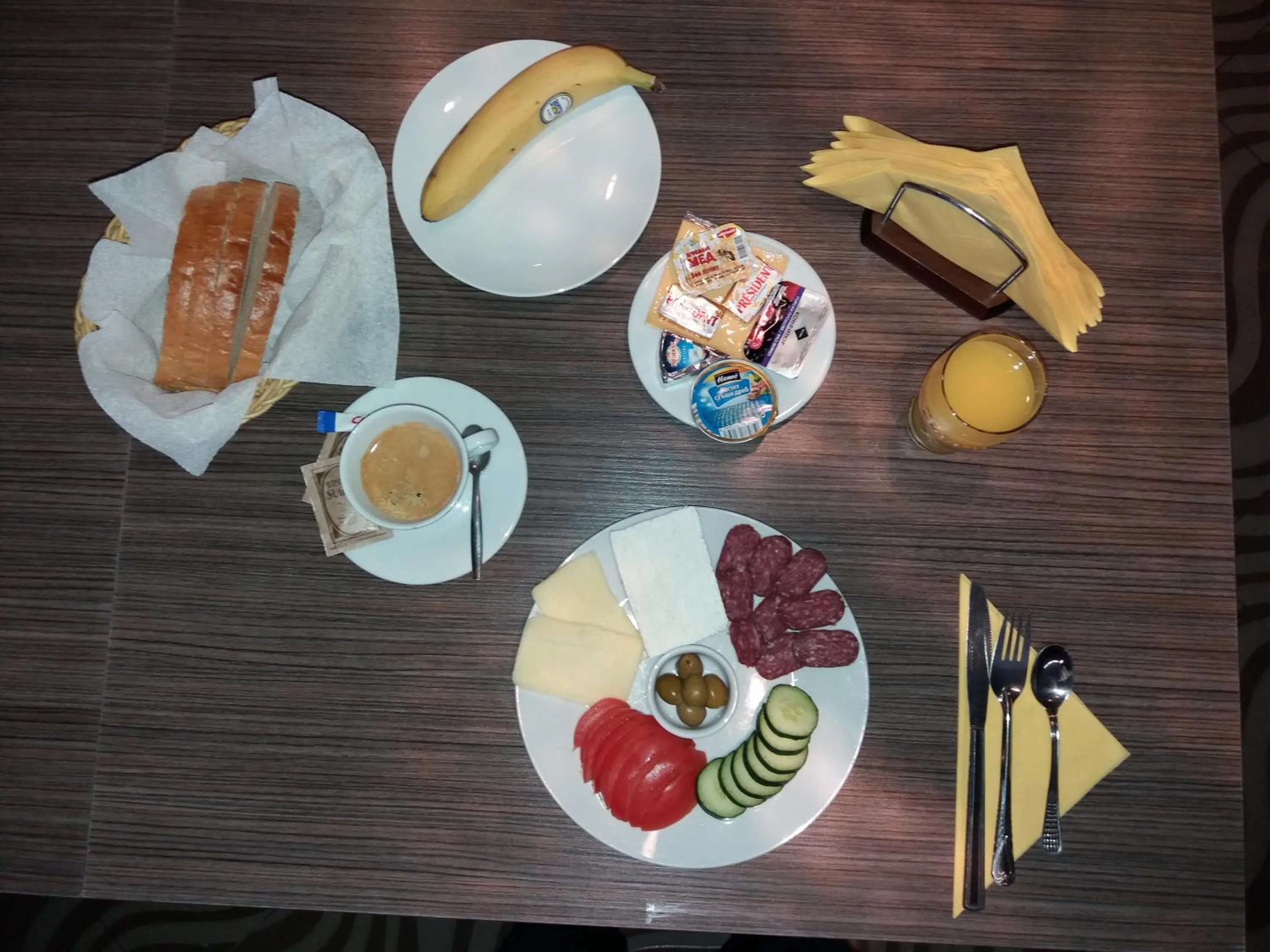 Continental breakfast in Victoria Hotel