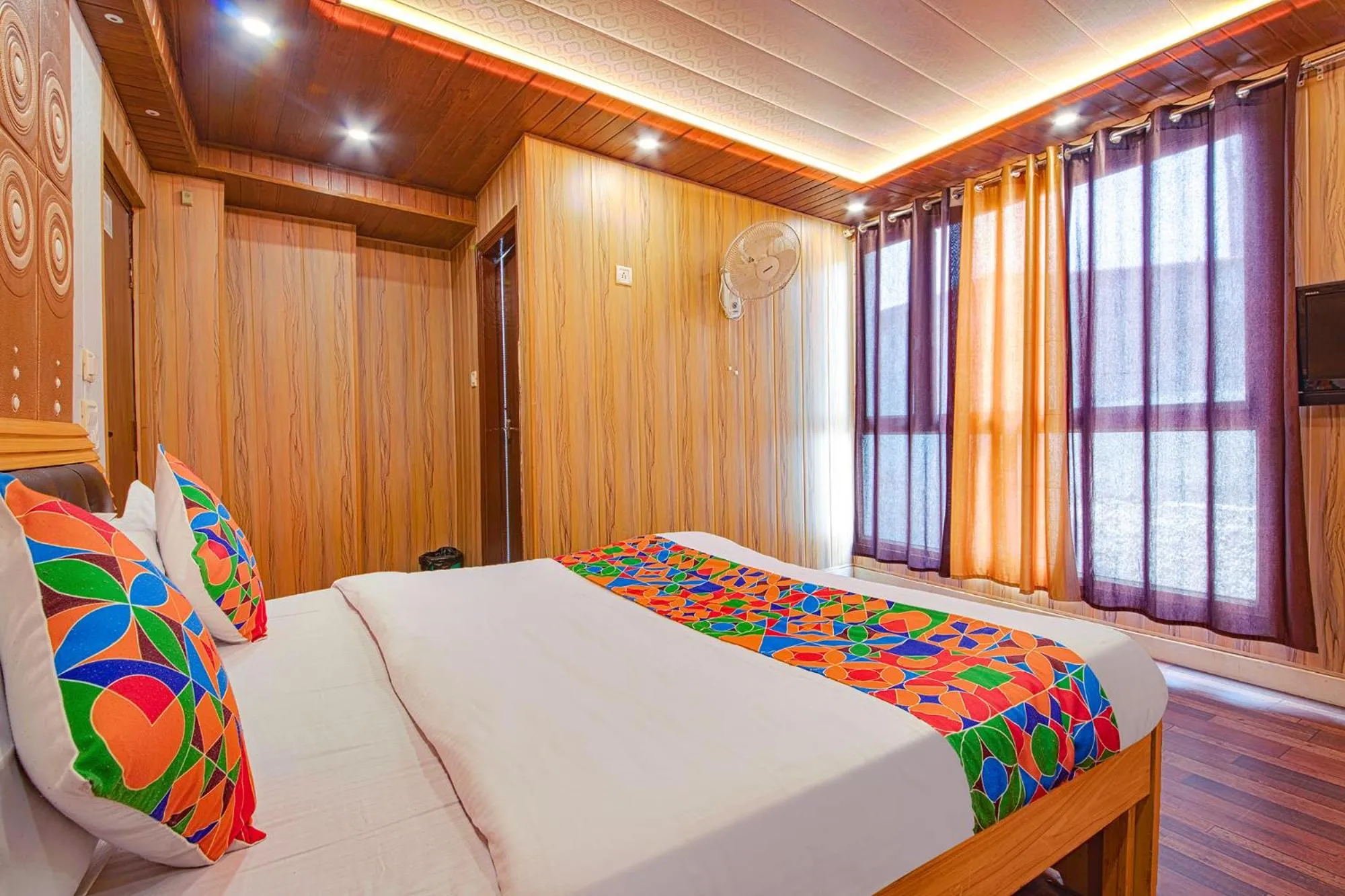 Bed in FabExpress Sapphire