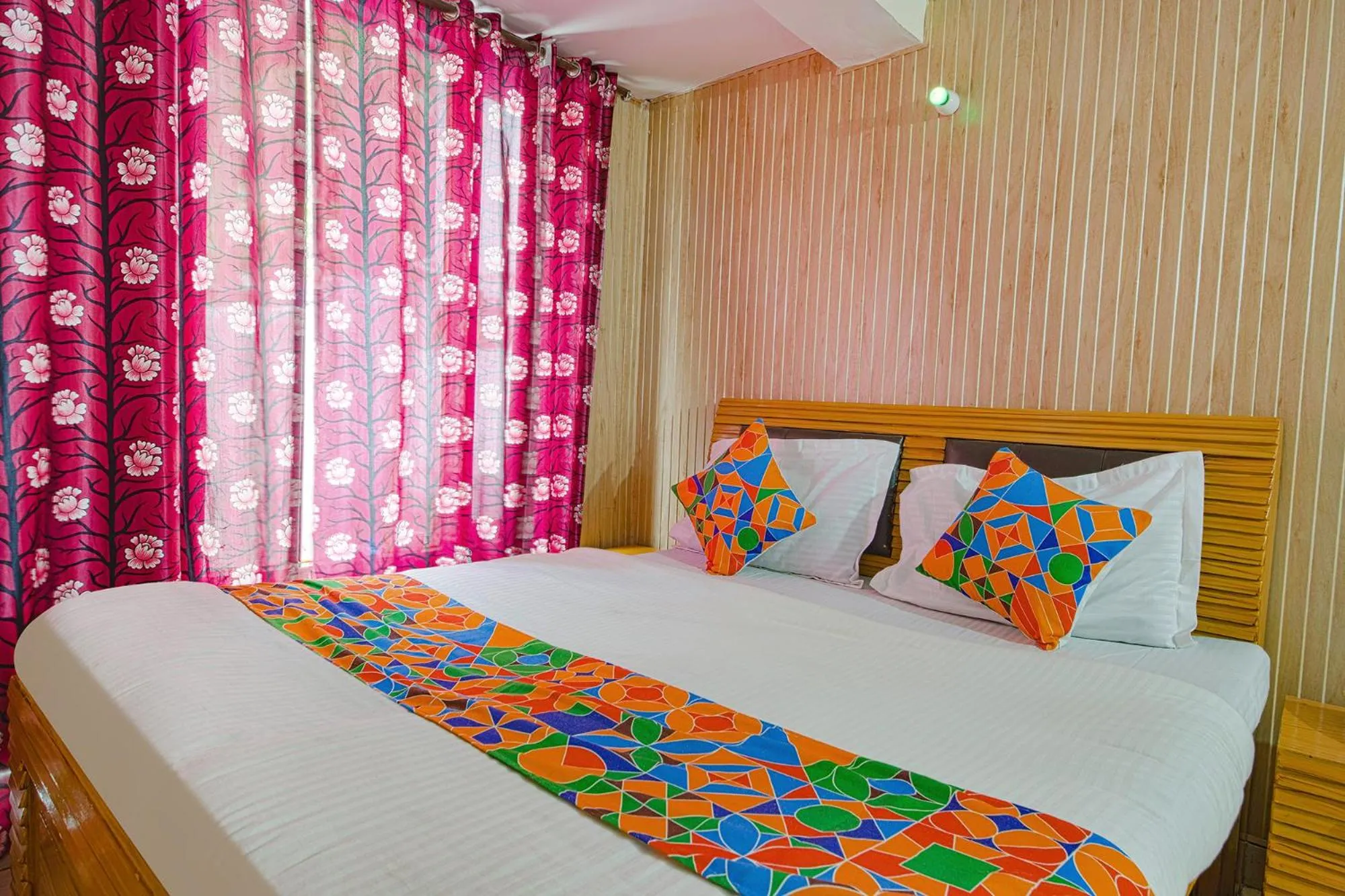 Bed in FabExpress Sapphire