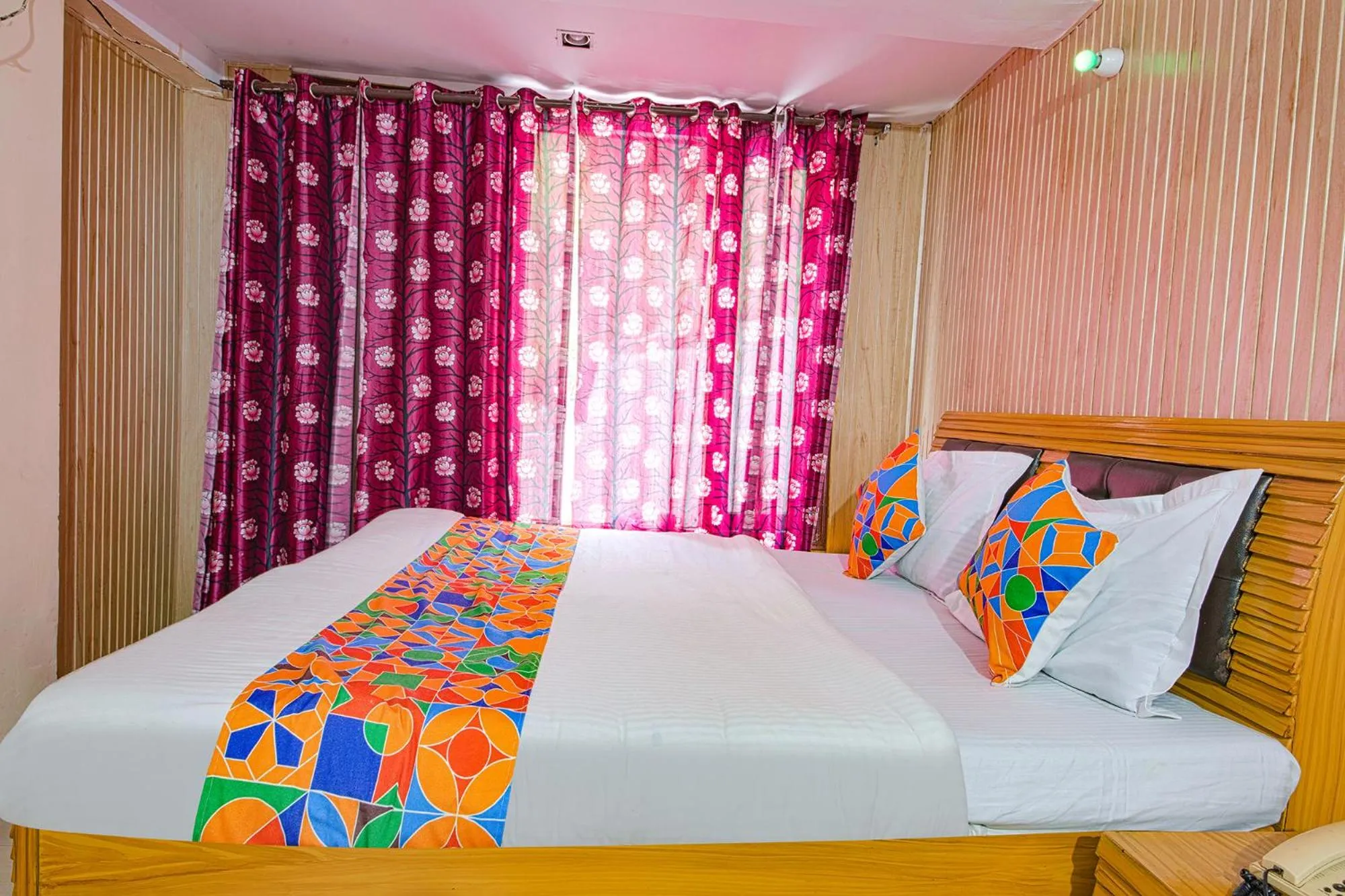 Bed in FabExpress Sapphire