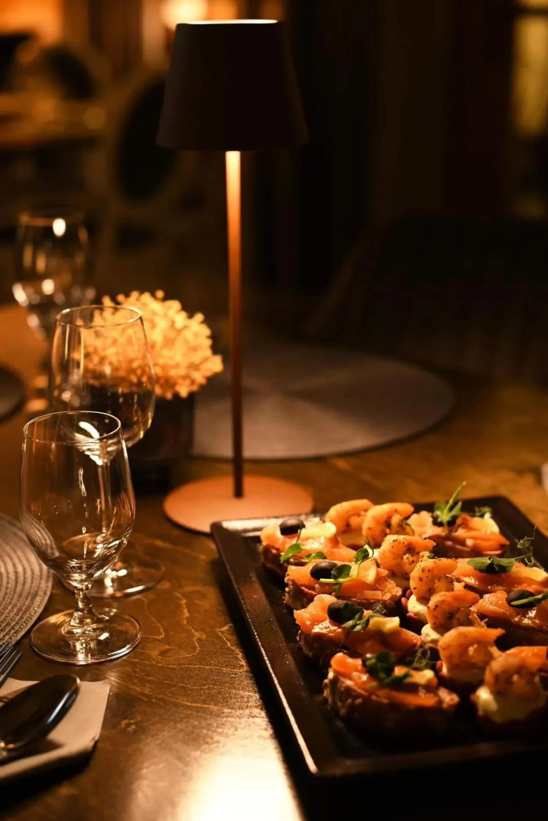 Restaurant/places to eat in Bahnhofs hotel