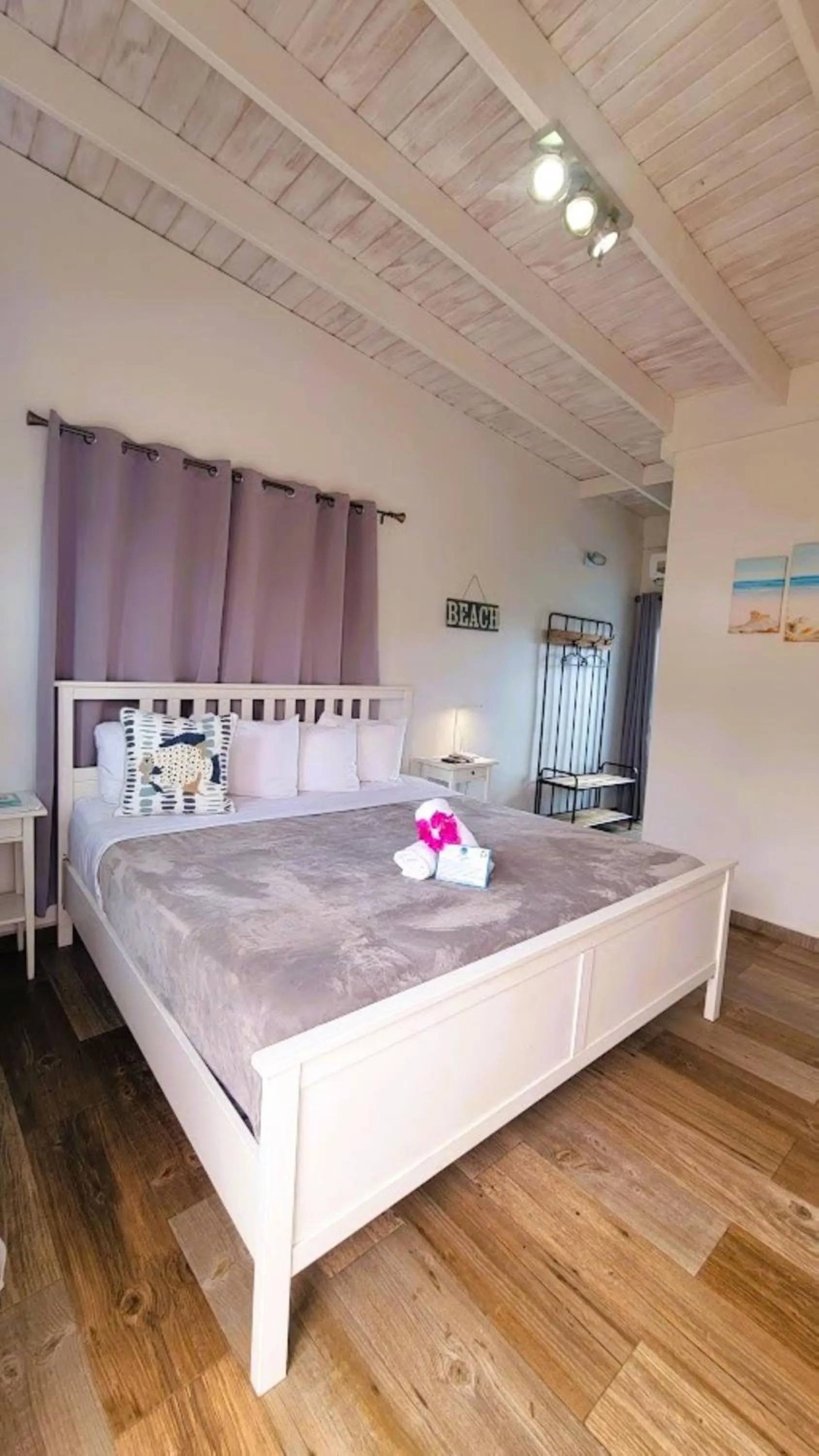 Bed in La Jamaca - An Island Vibe Hotel