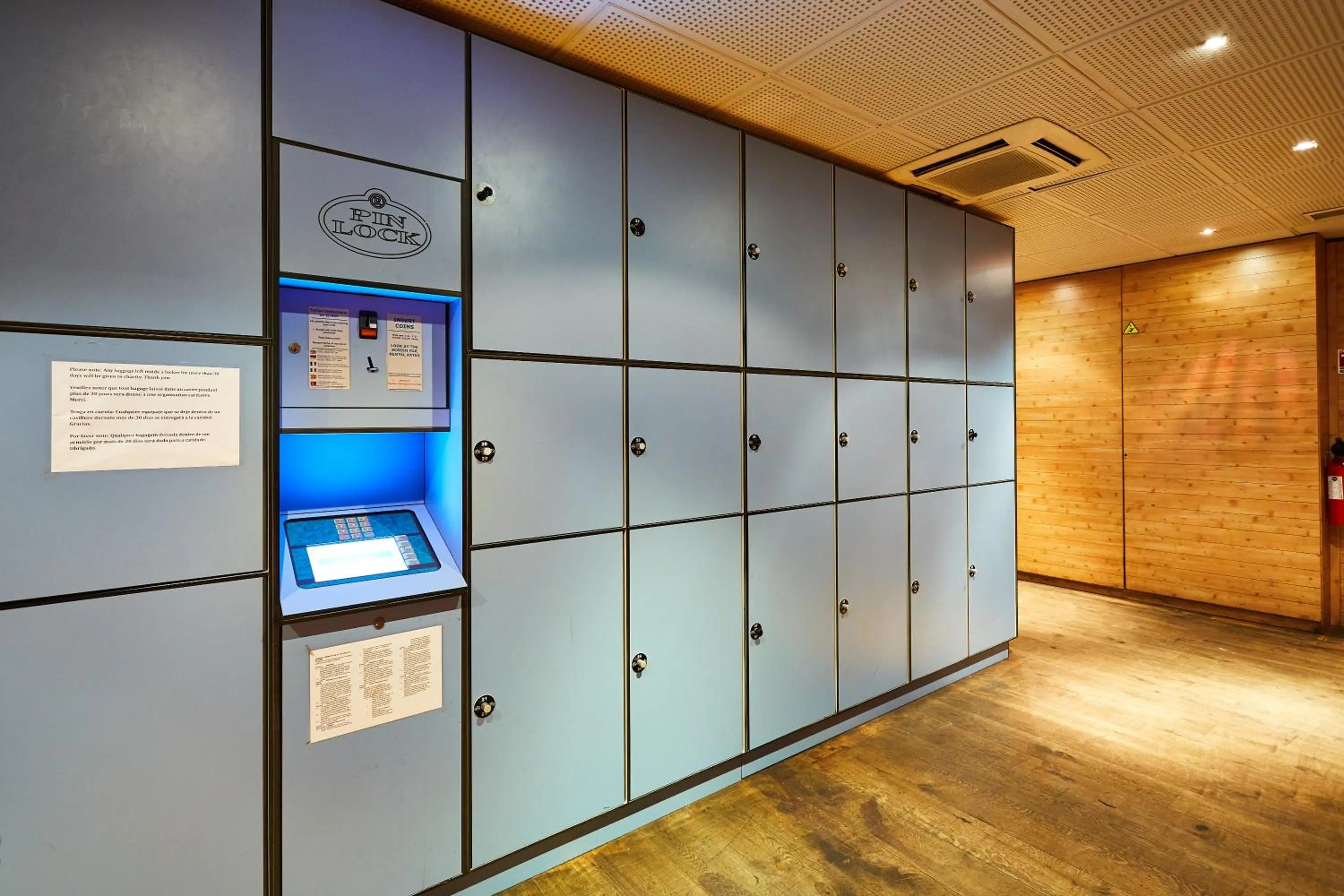 Area and facilities in St Christopher's Inn Paris - Canal