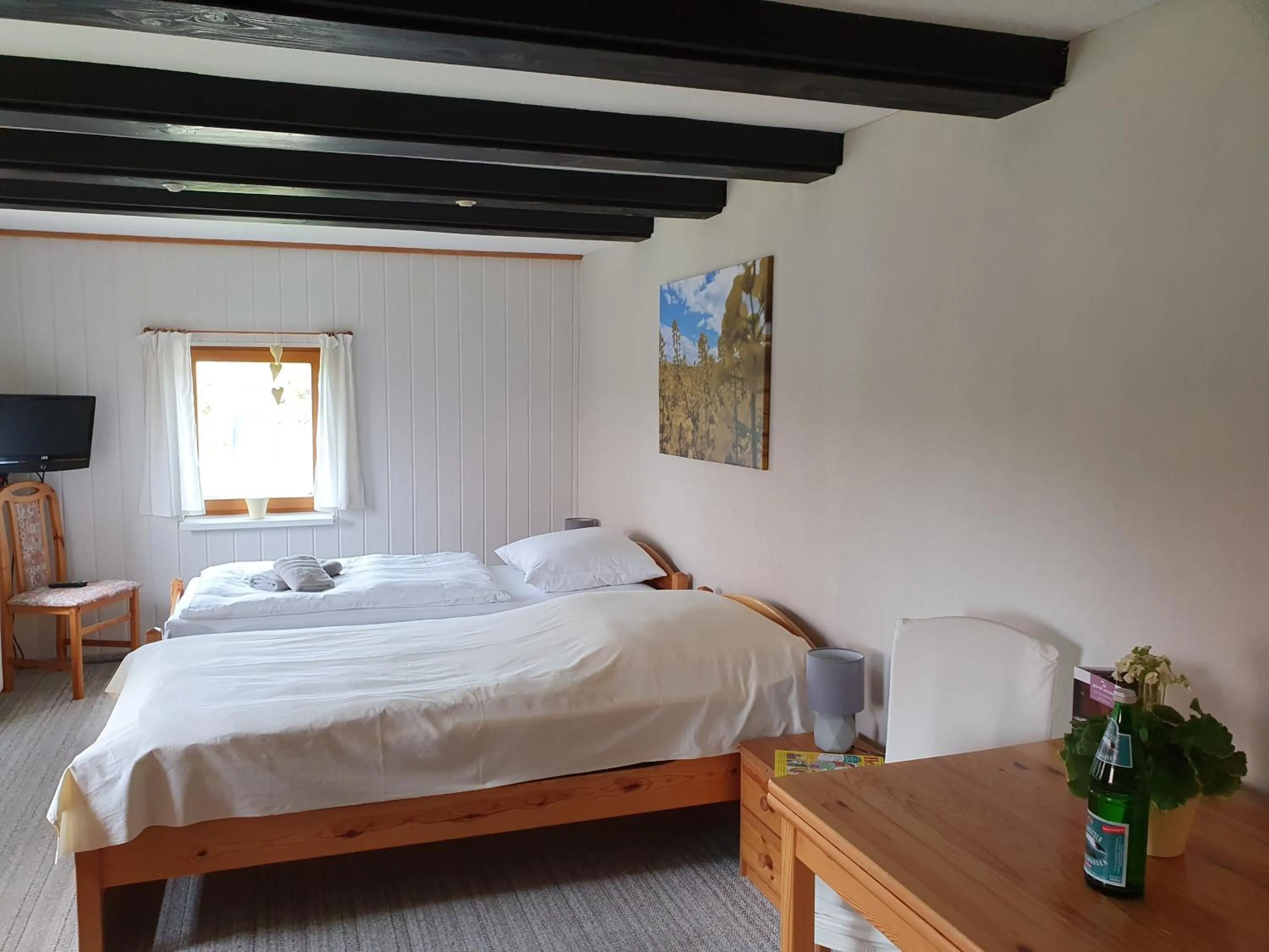 Photo of the whole room, Bed in Pension Grandel