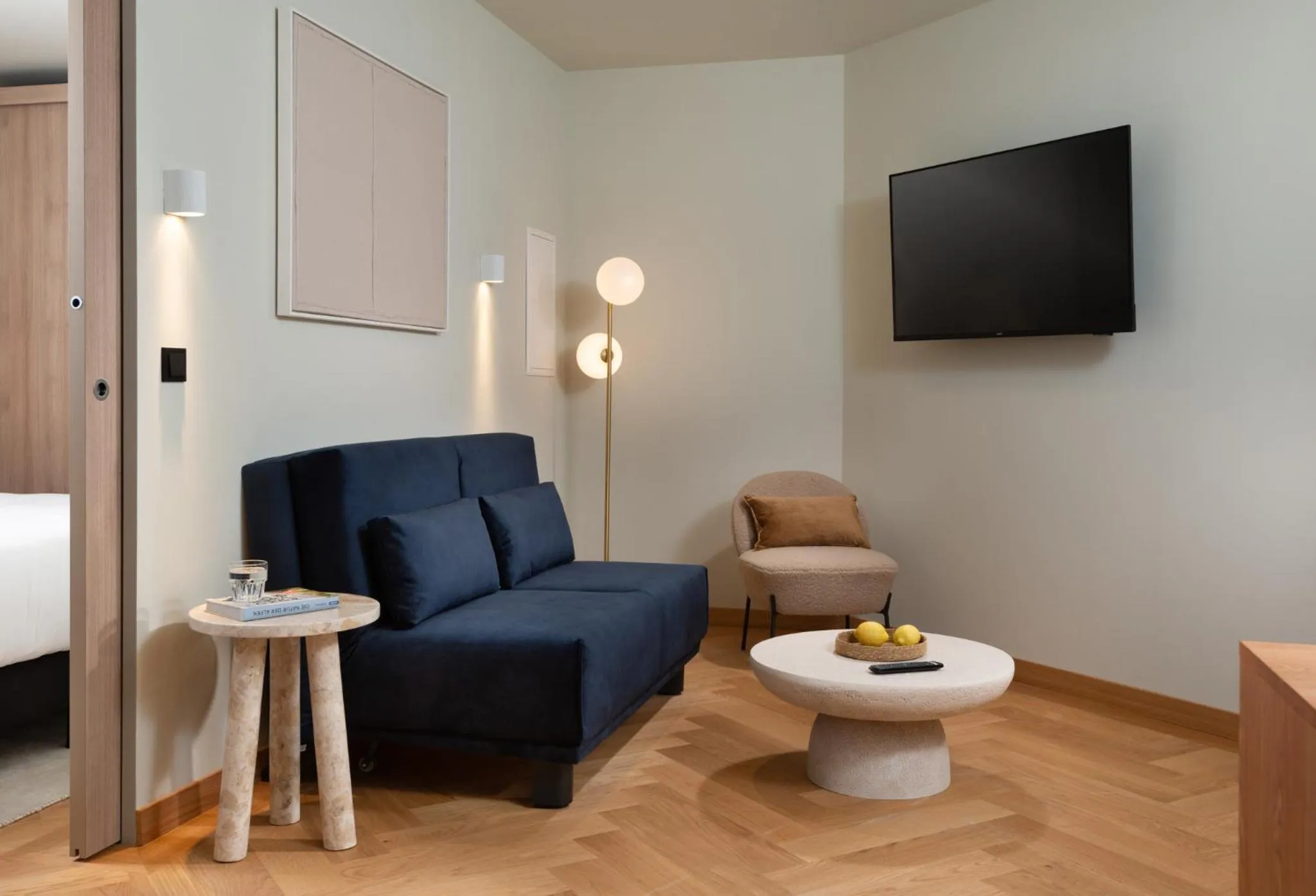 TV and multimedia in master Mirabell