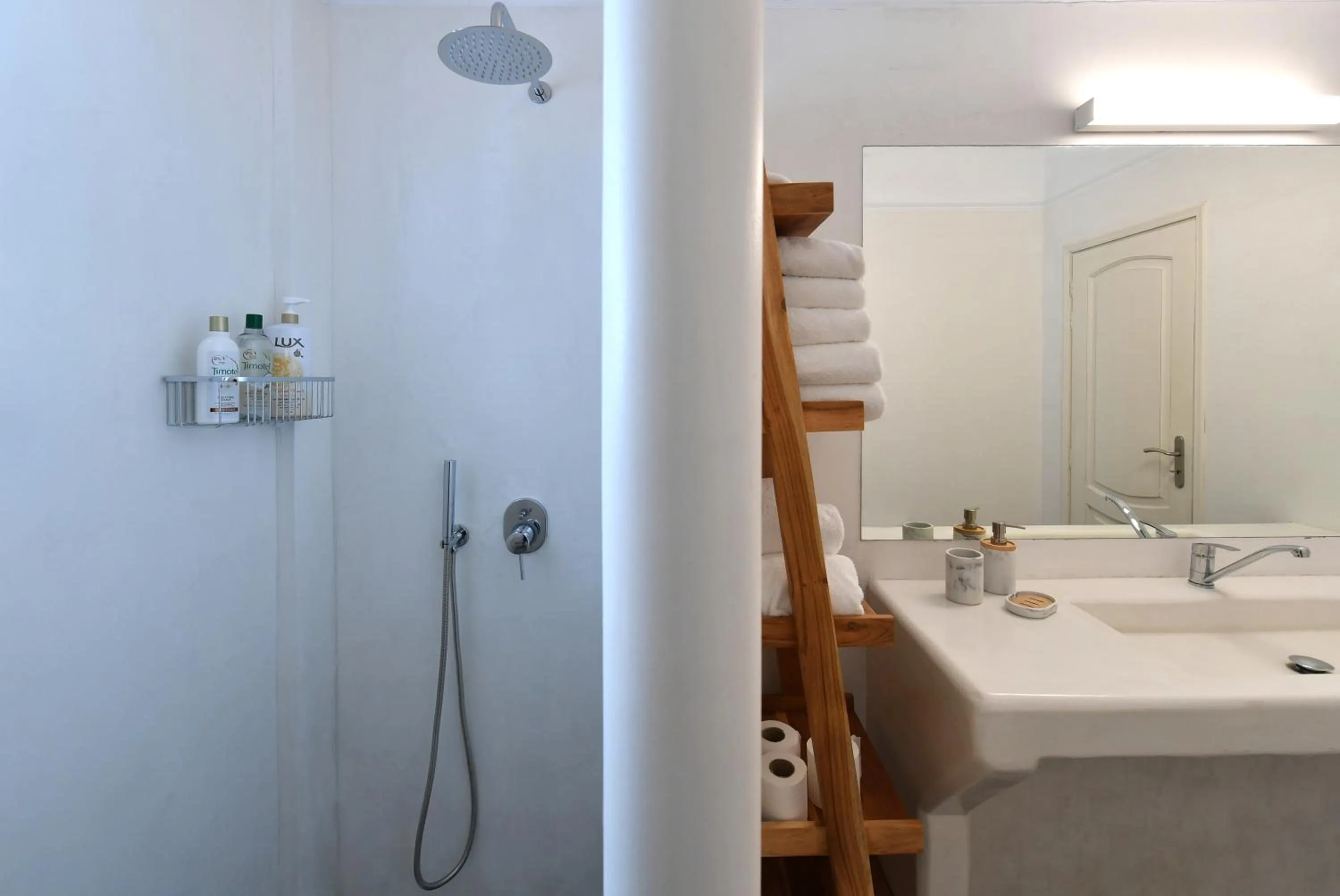 Shower in Ammos Luxury Rooms & Home