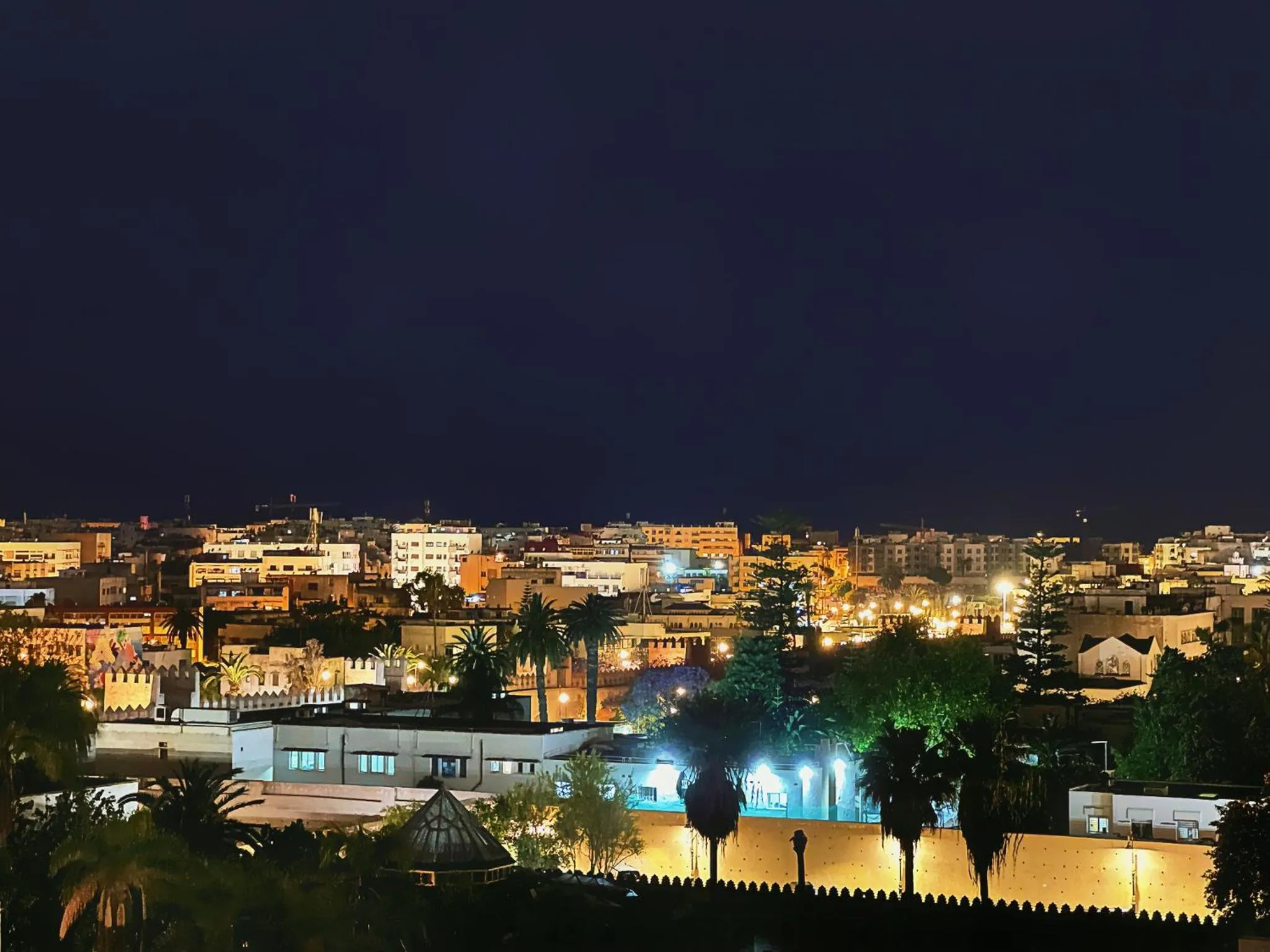 Night in Majliss Hotel Downtown