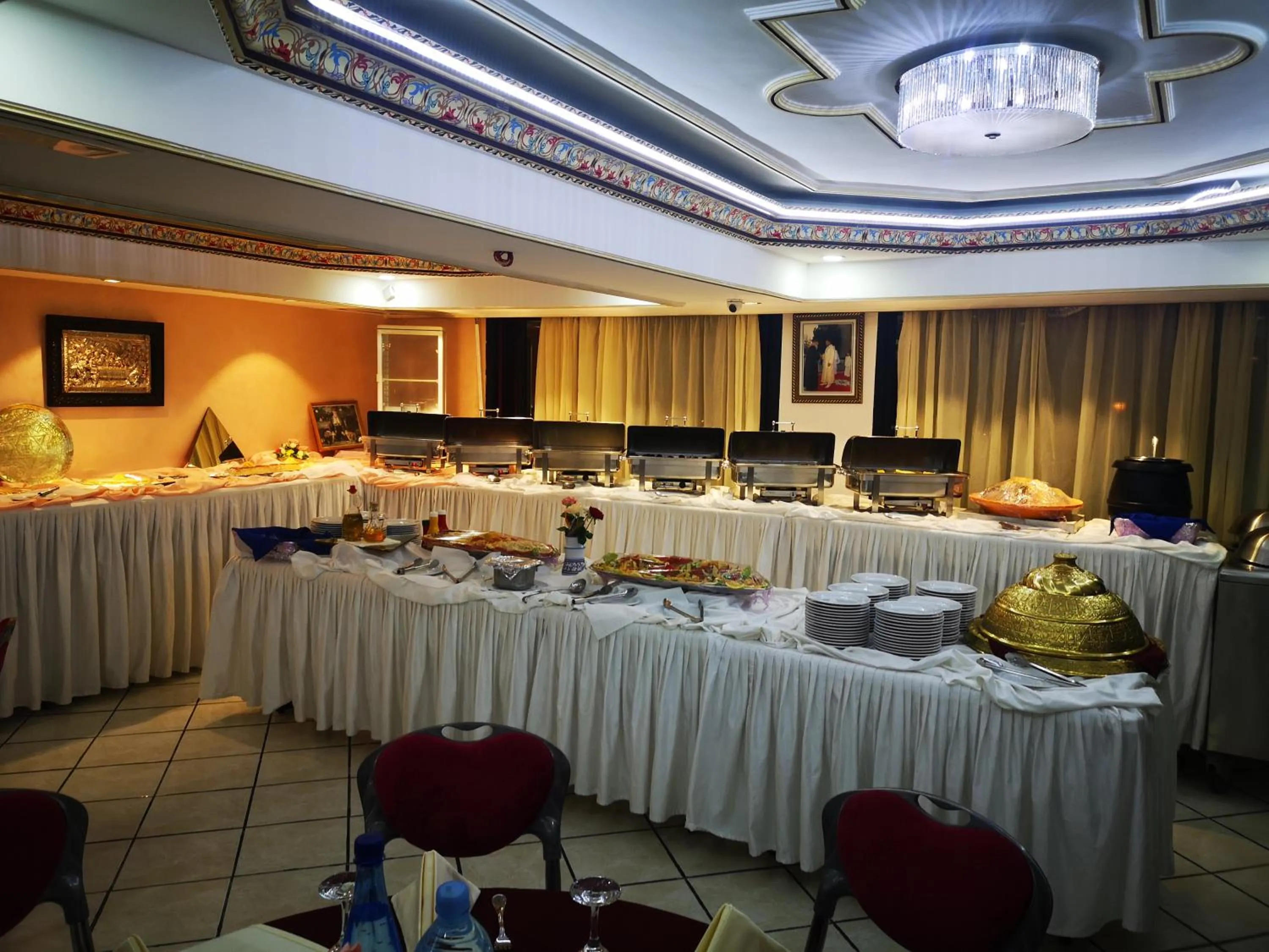 Food and drinks in Majliss Hotel Downtown