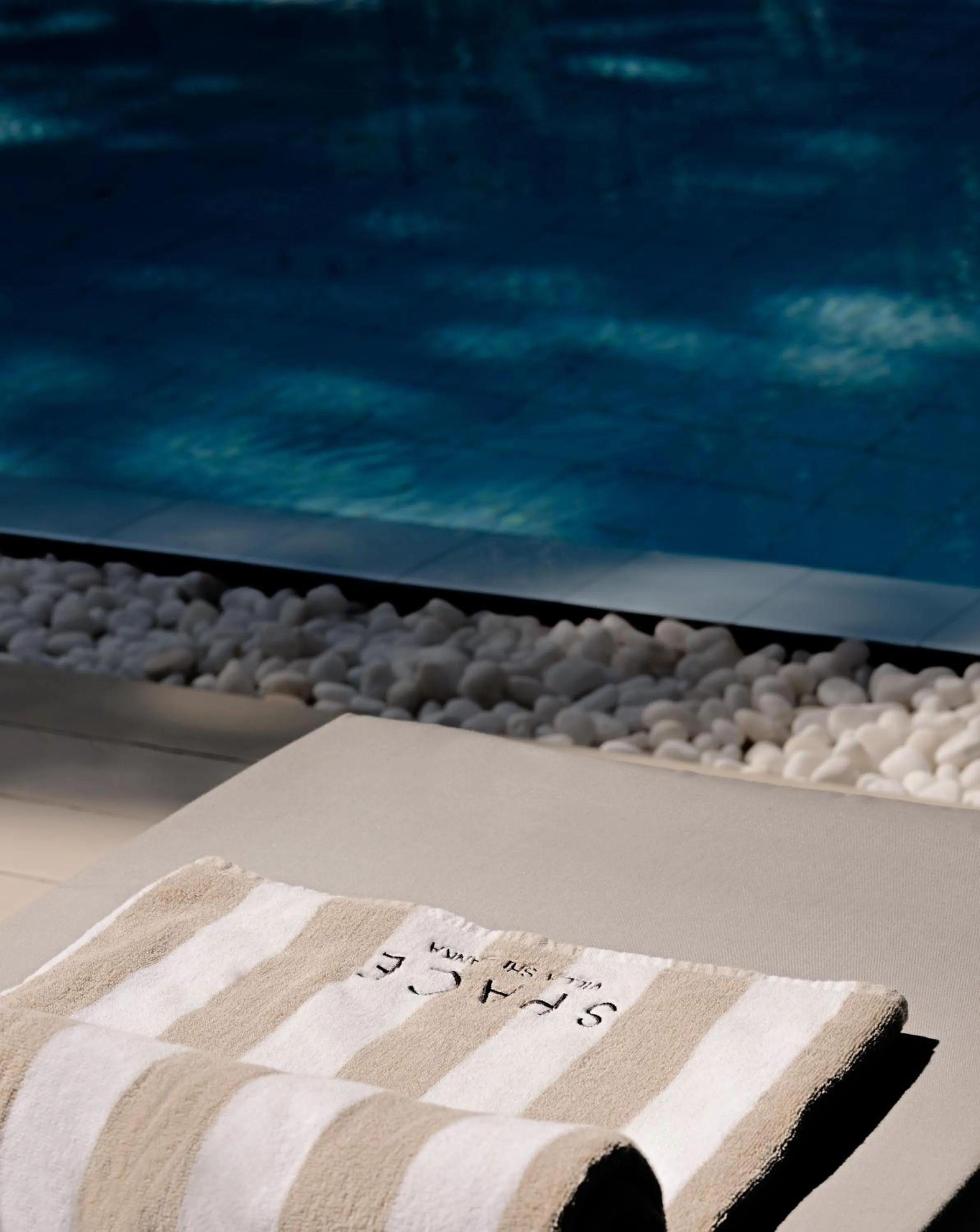 Swimming pool in Villa SPACE