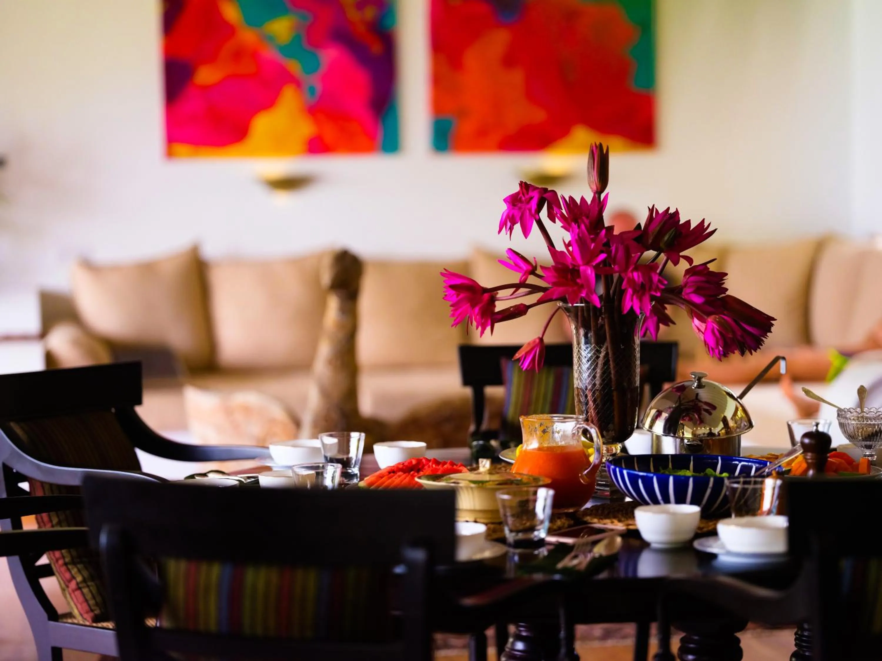 Restaurant/places to eat in Villa SPACE