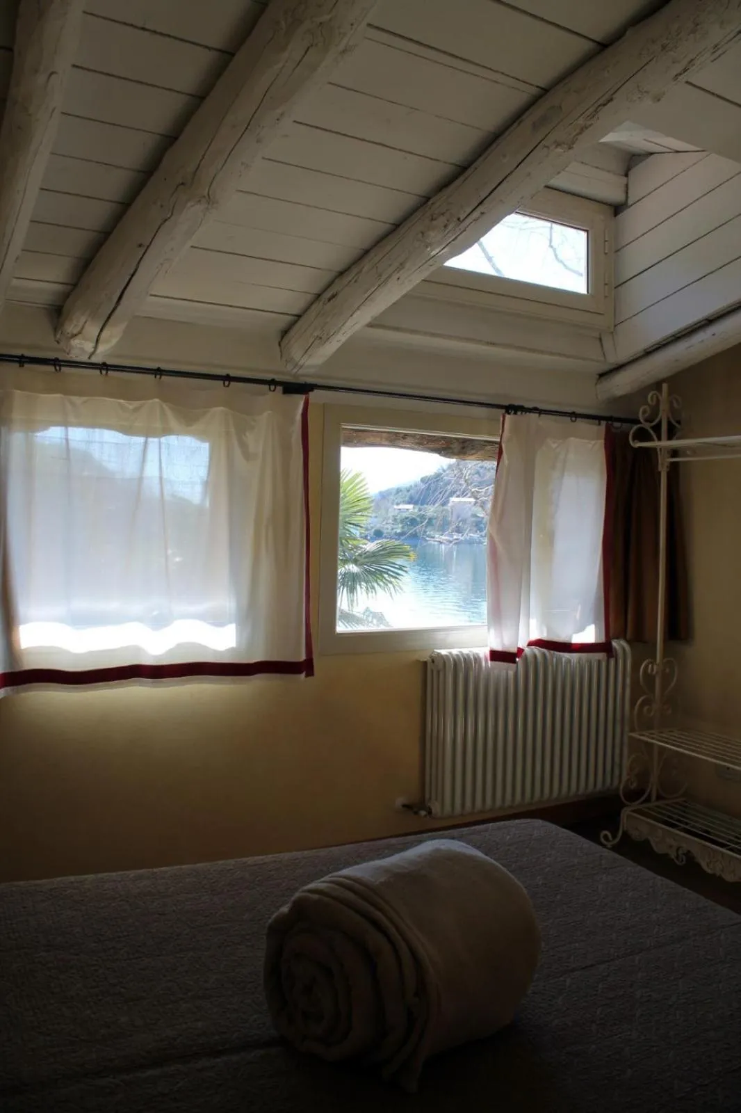 Bed in L'Oleandro sul Lago d'Iseo B&B