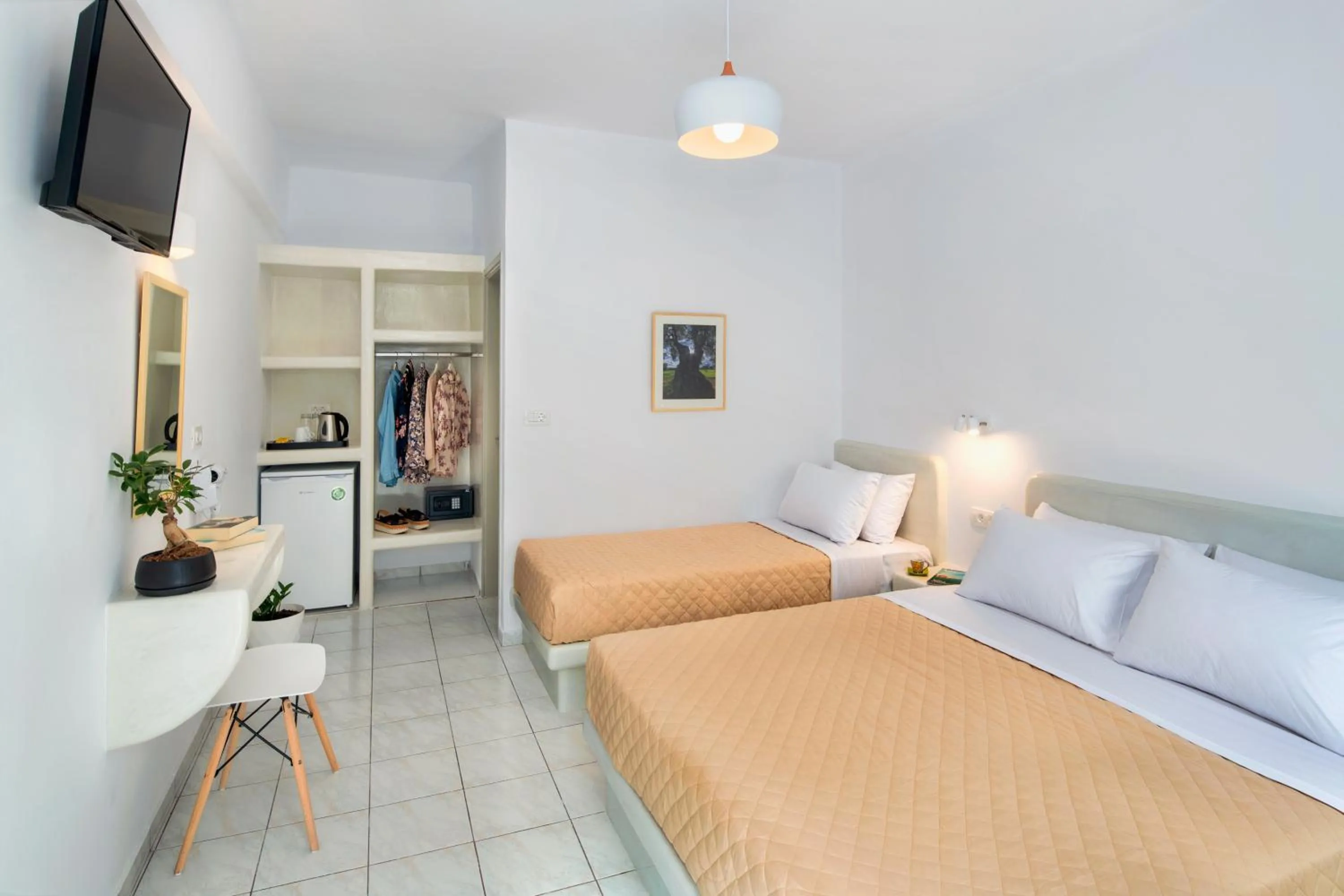 TV and multimedia, Bed in Olive Tree Suites