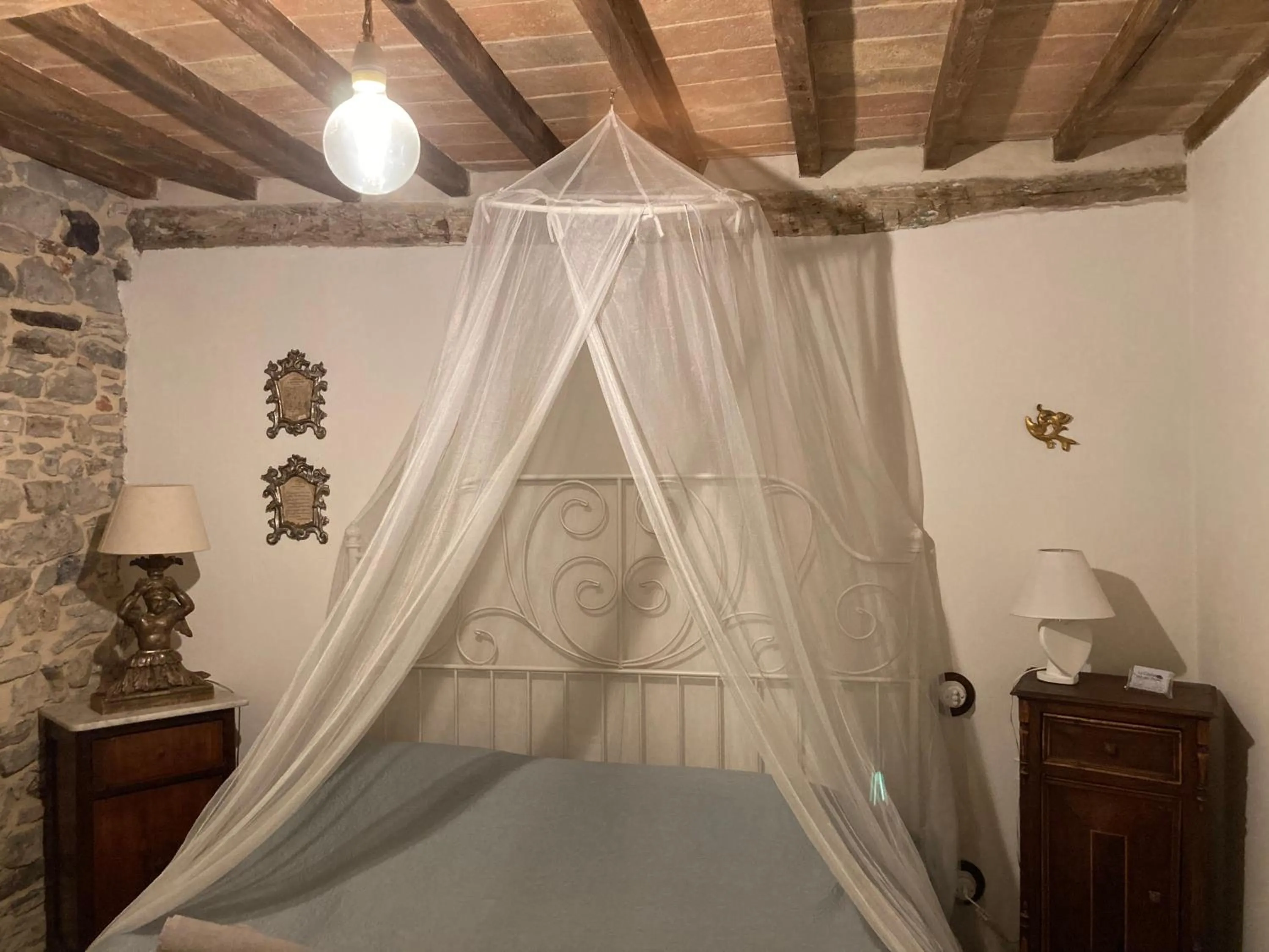 Bed in La pecora e l agnello