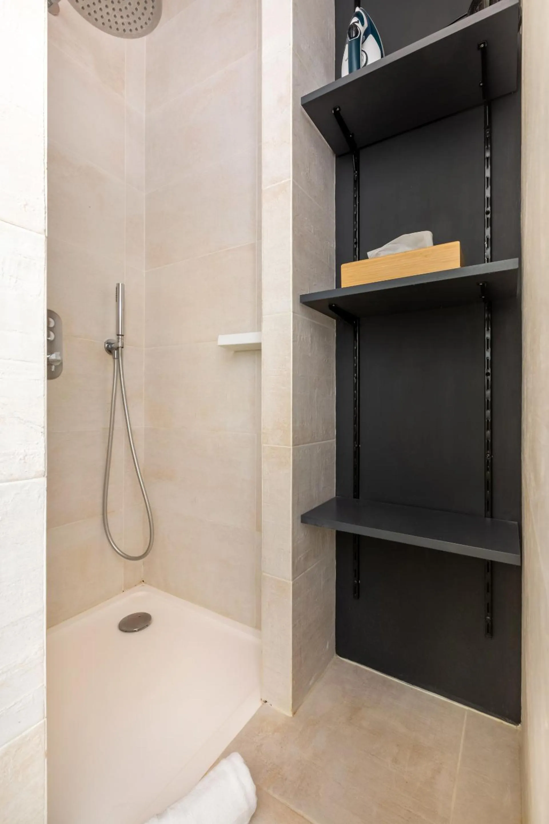 Bathroom in Le Chat Qui Dort - Vieux Lille II