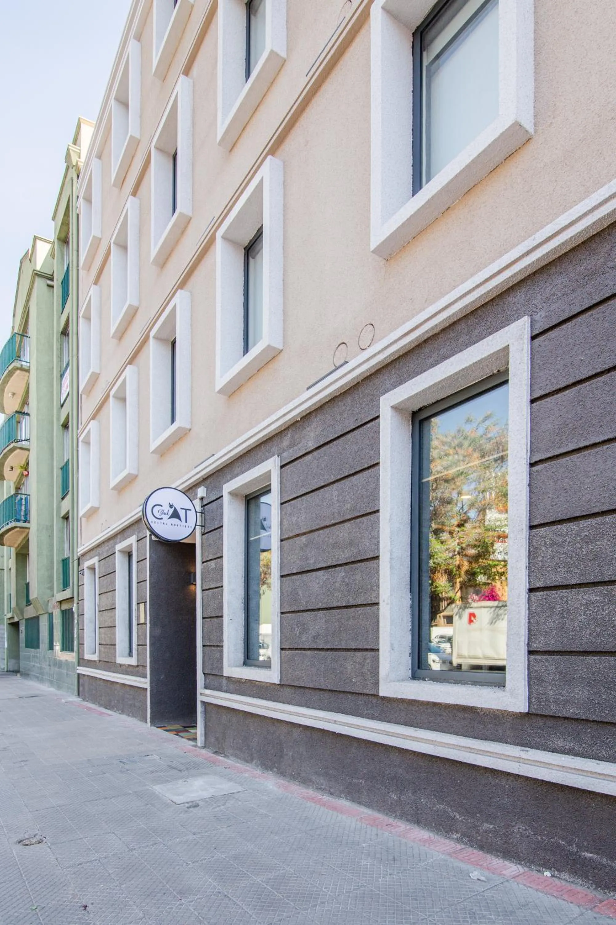 Property building in Hostal Boutique Black Cat