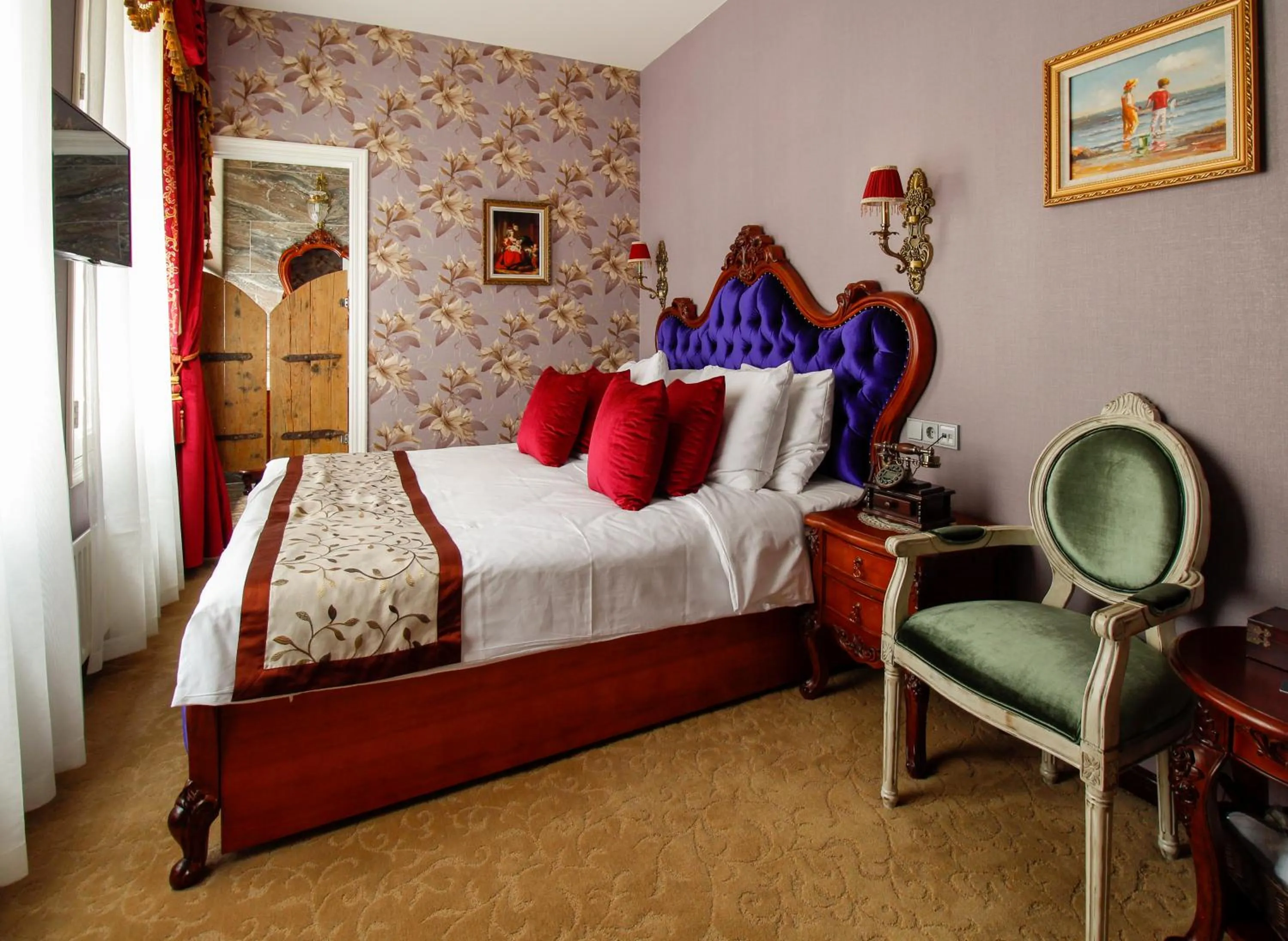 Photo of the whole room, Bed in Hotel The Stamp