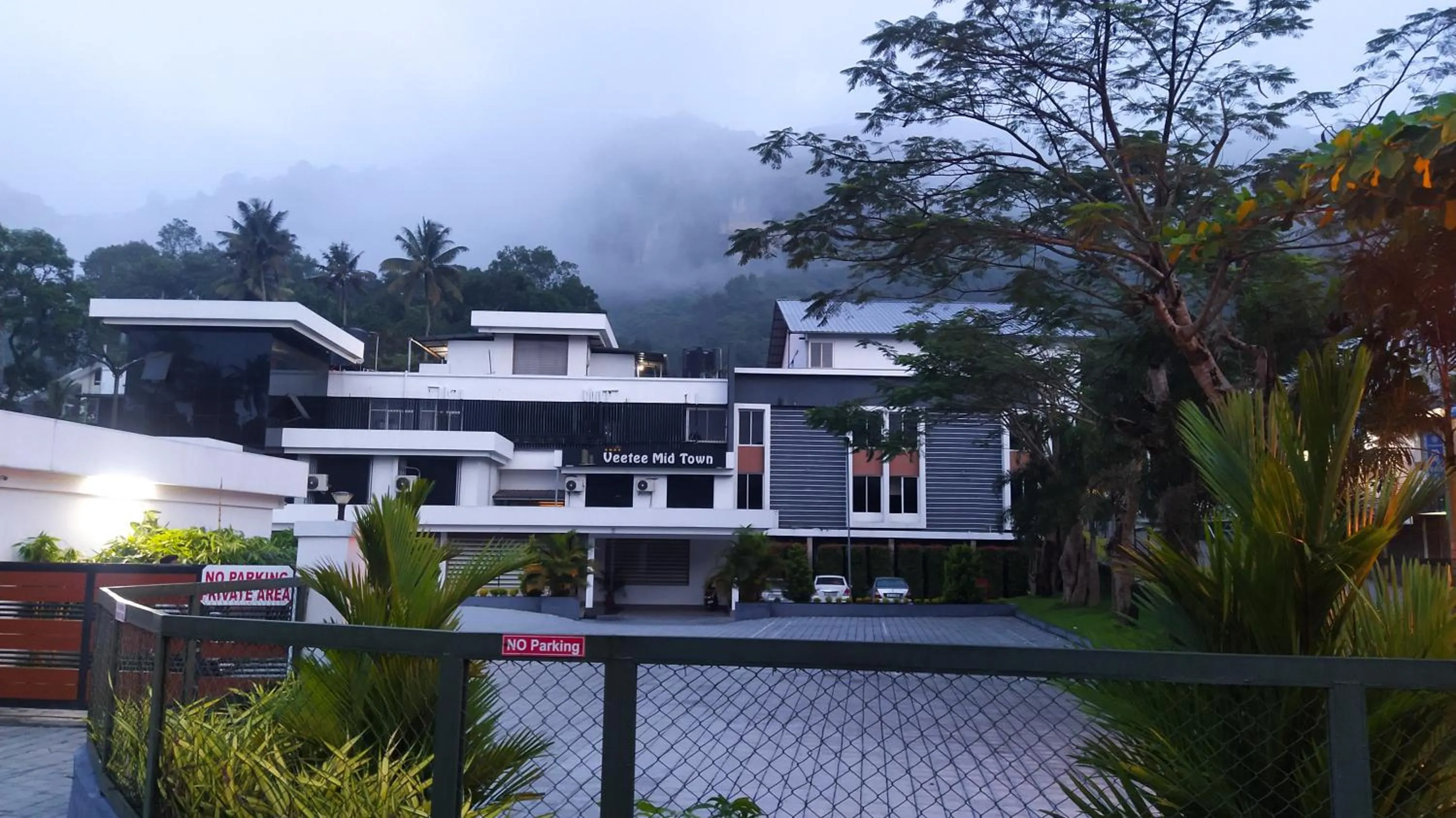 Property building in VEETEE MID TOWN