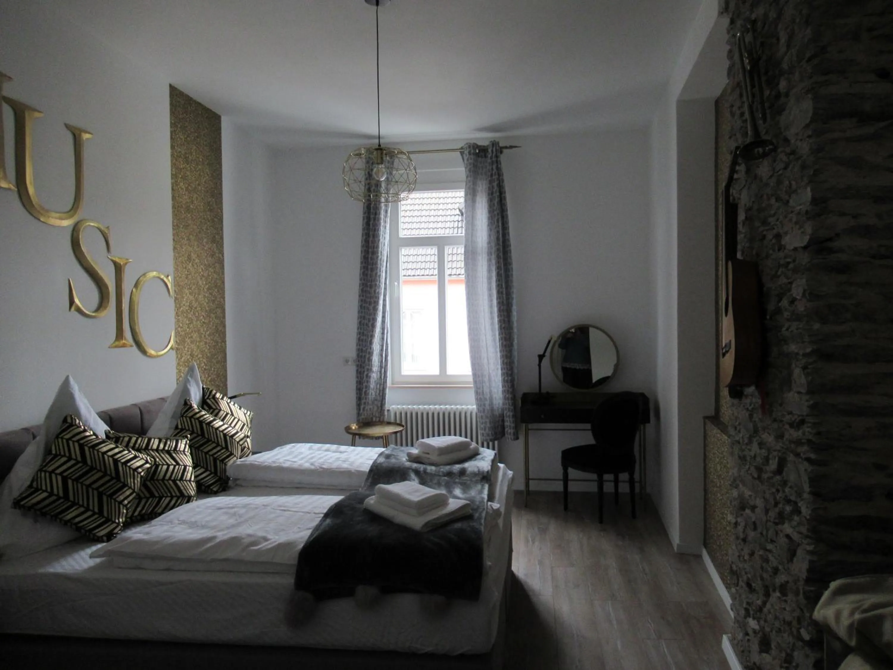 Bed in Boutique-Hotel „Altes Rathaus“