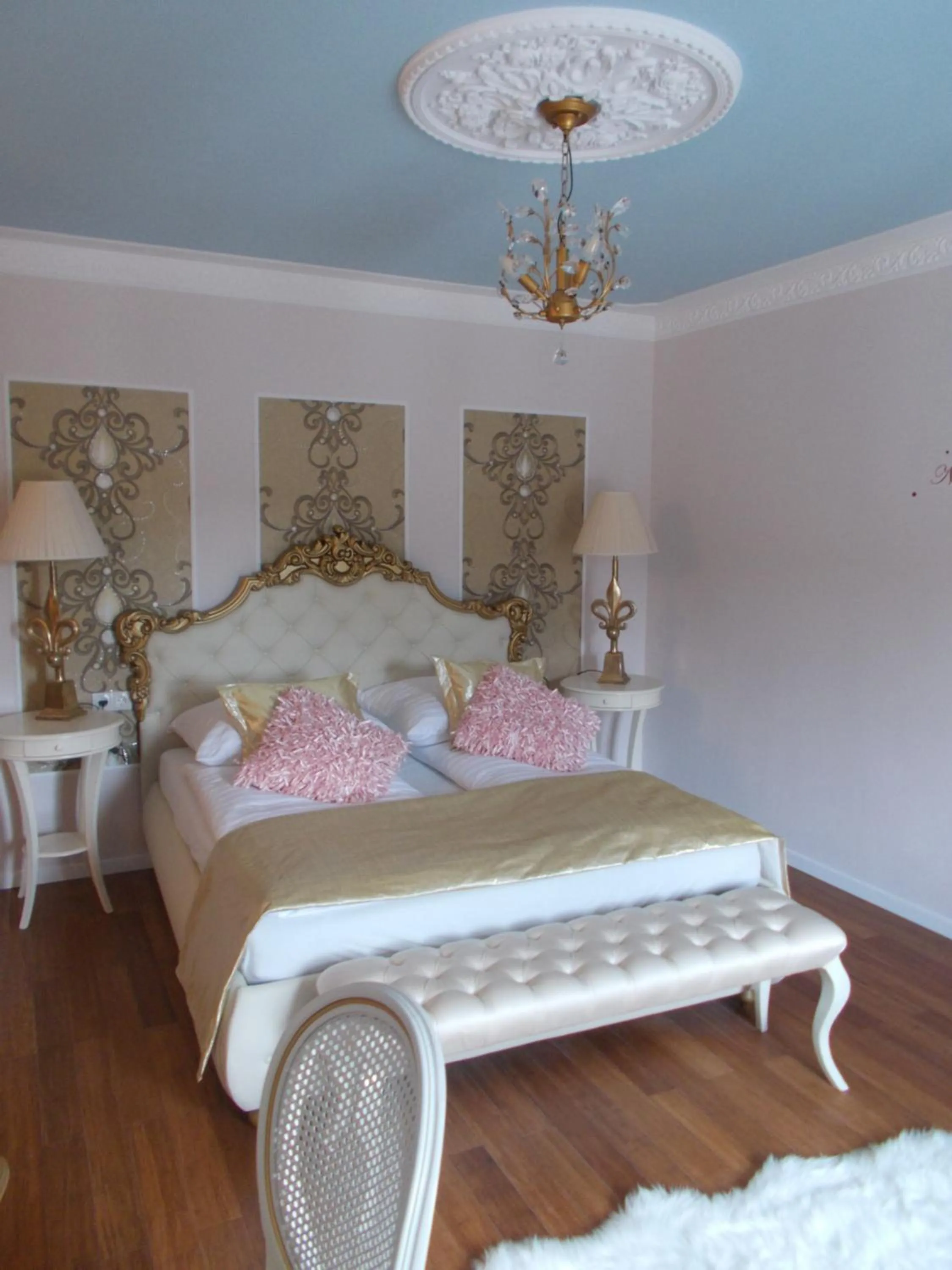 Bed in Boutique-Hotel „Altes Rathaus“