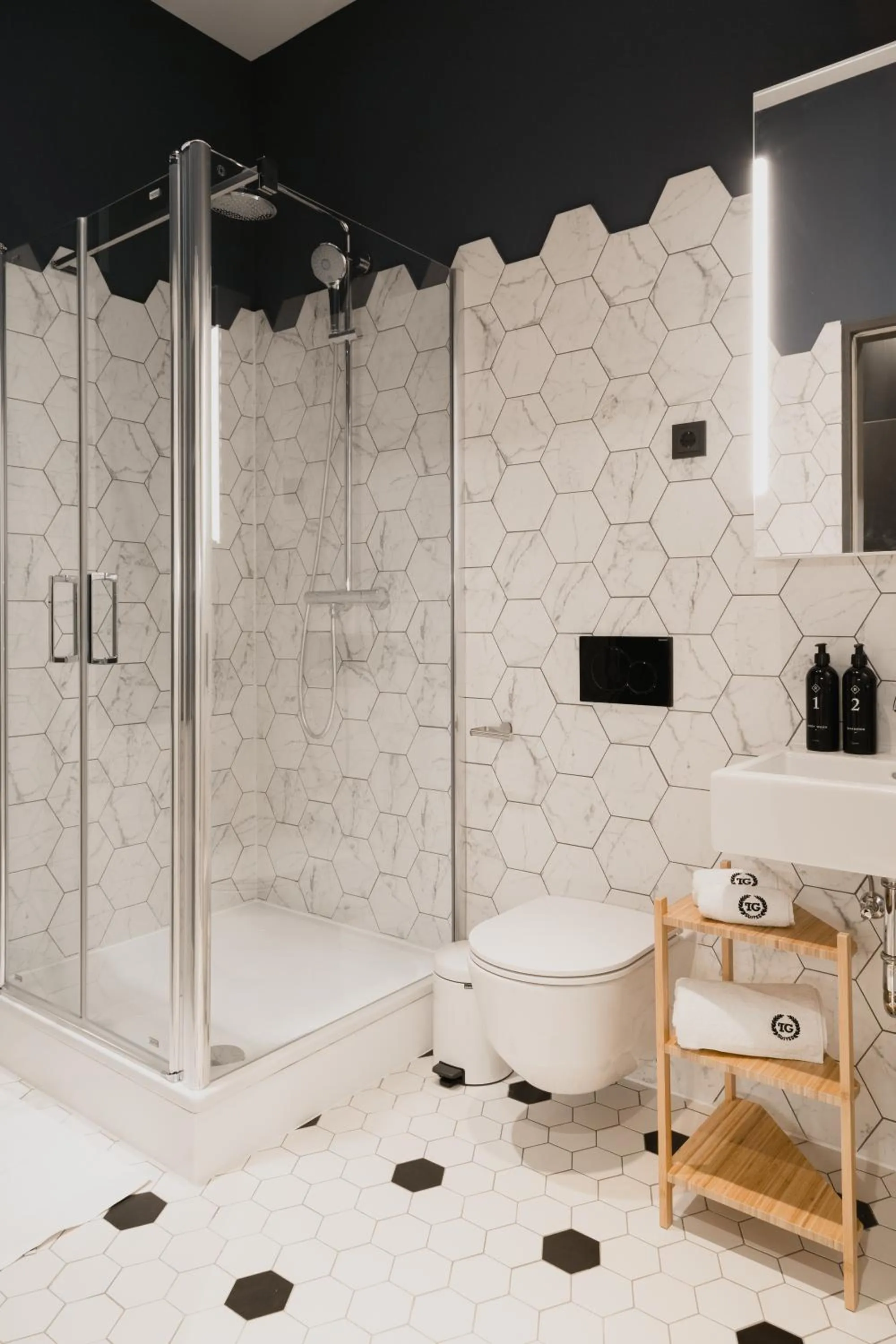 Shower in TG Hotel Apartments Budapest