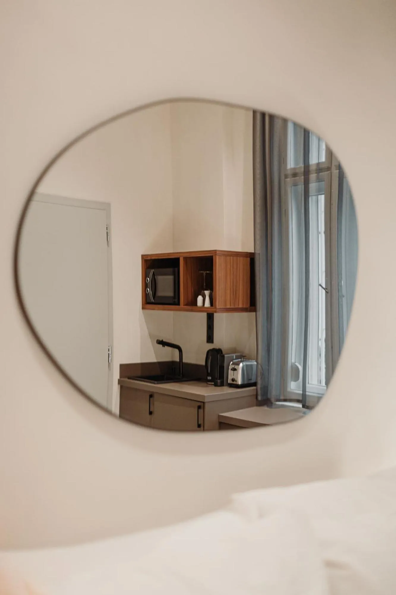 Kitchen or kitchenette, Bed in TG Hotel Apartments Budapest