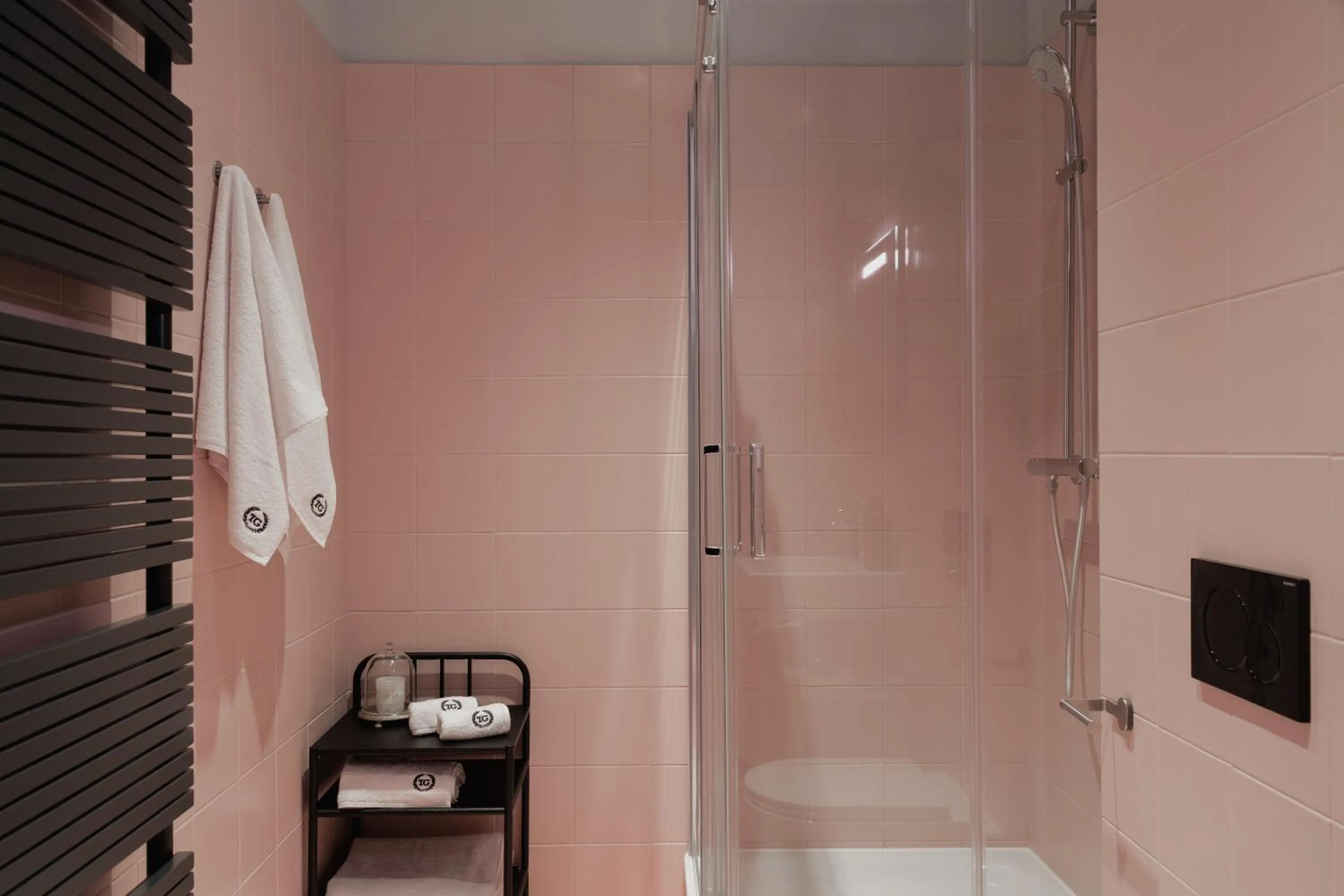 Shower in TG Hotel Apartments Budapest
