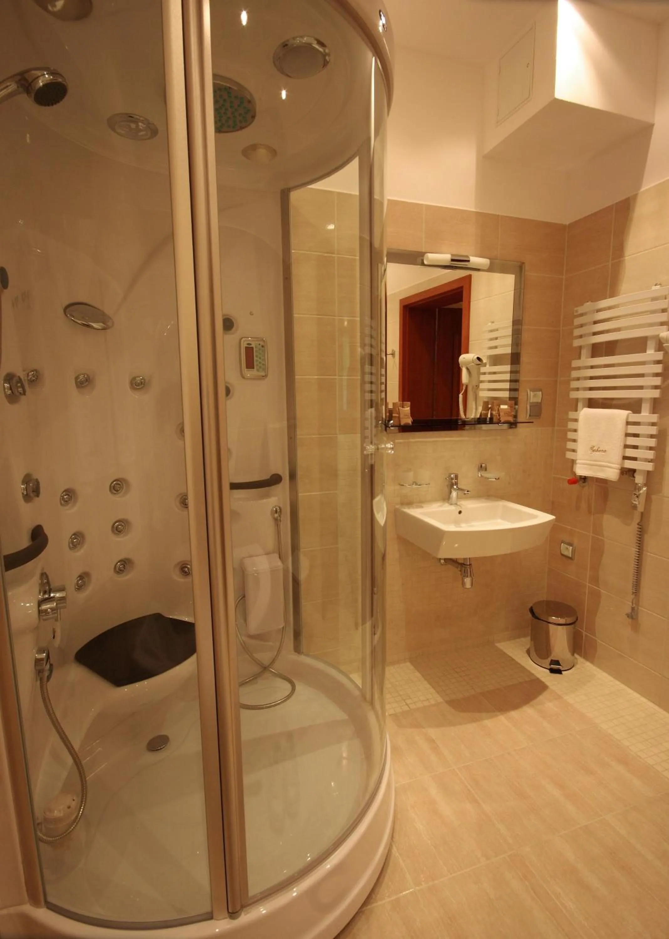 Bathroom in Hotel Sahara